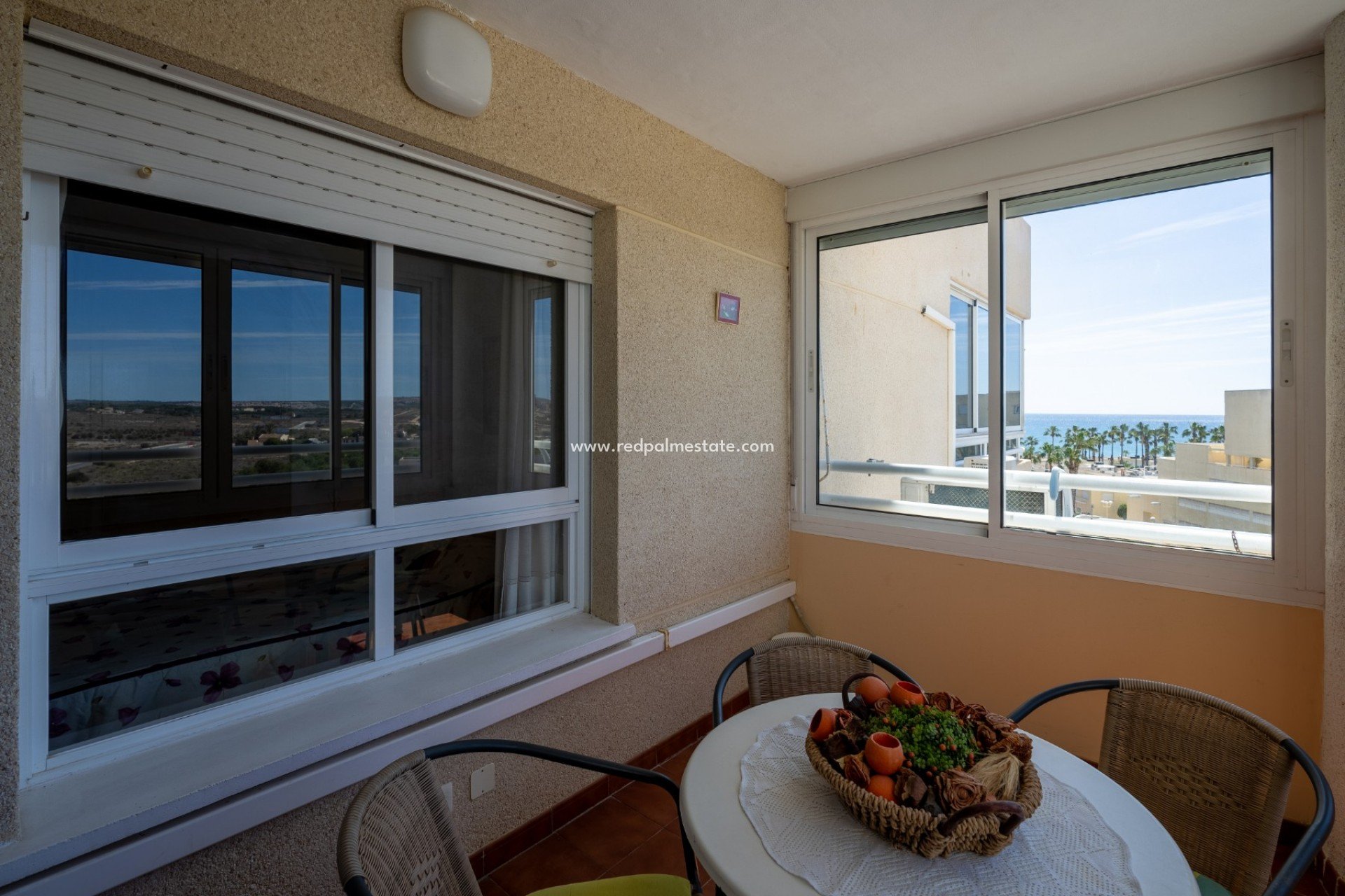 Reventa - Departamento -
Arenales del Sol