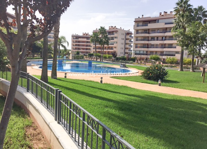 Reventa - Departamento -
Arenales del Sol