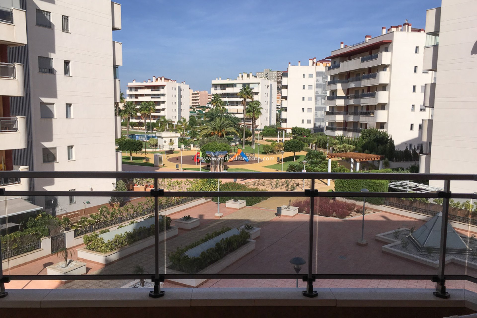 Reventa - Departamento -
Arenales del Sol