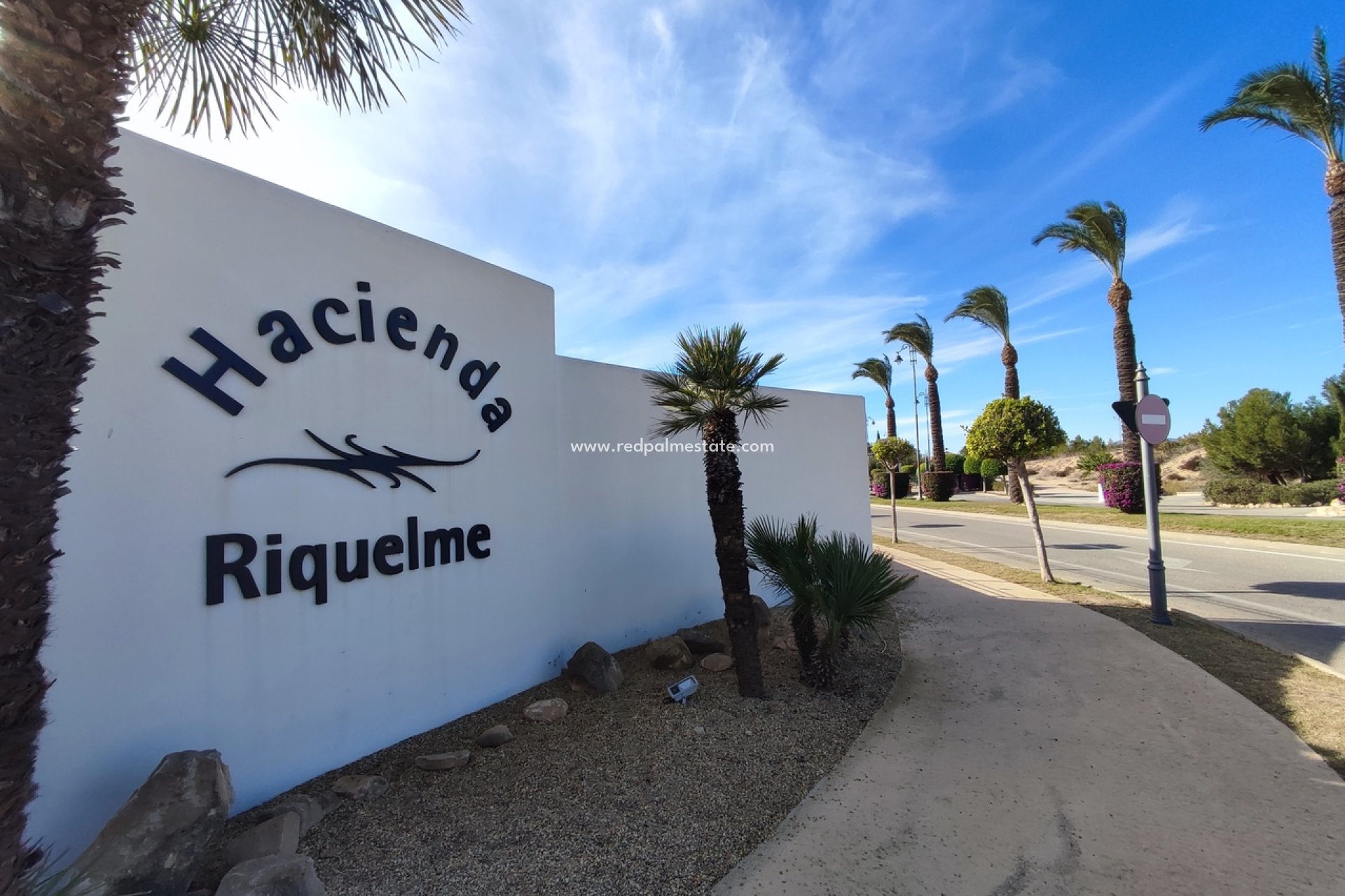 Reventa - Departamento -
Hacienda Riquelme Golf Resort - Inland