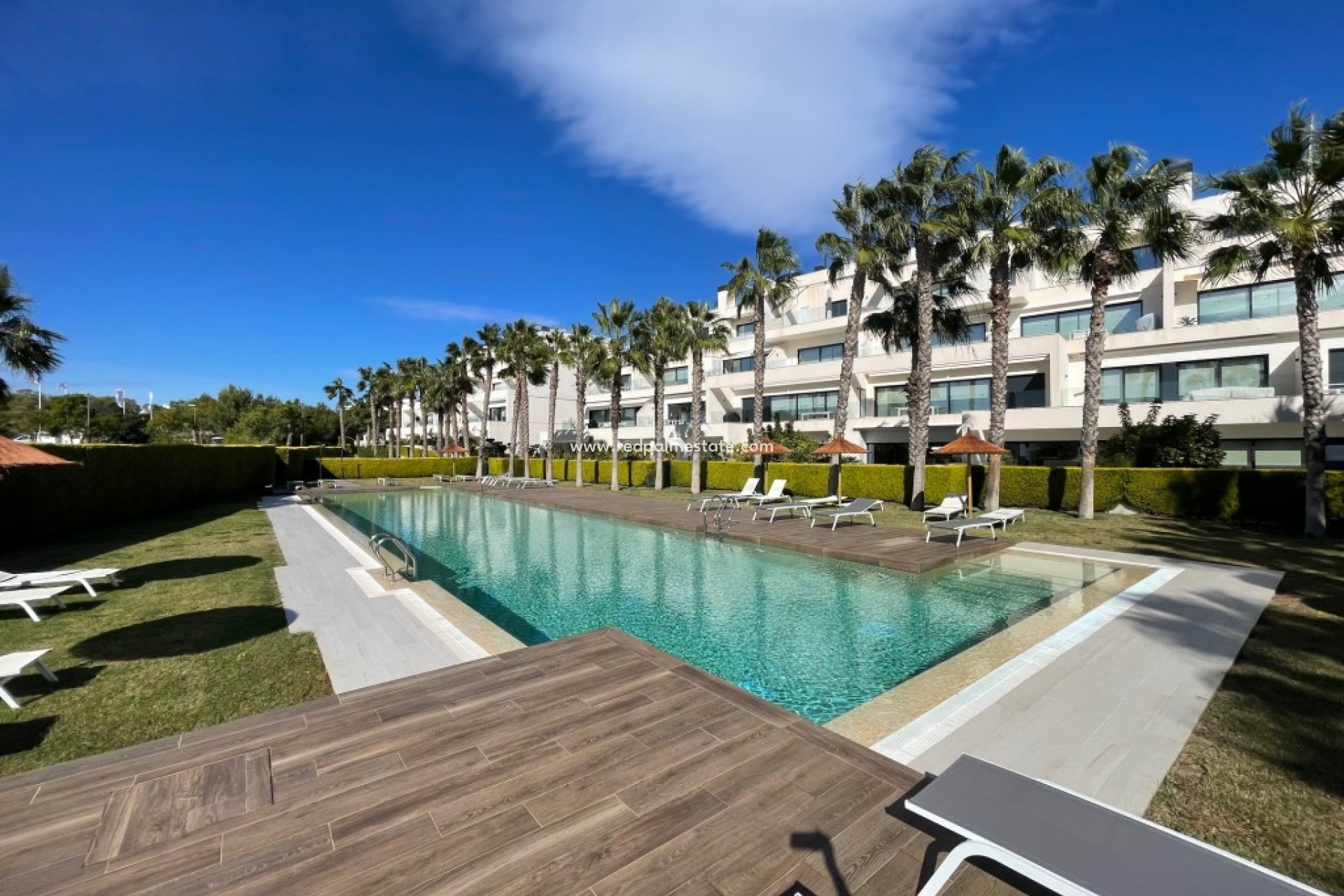 Reventa - Departamento -
Las Colinas Golf