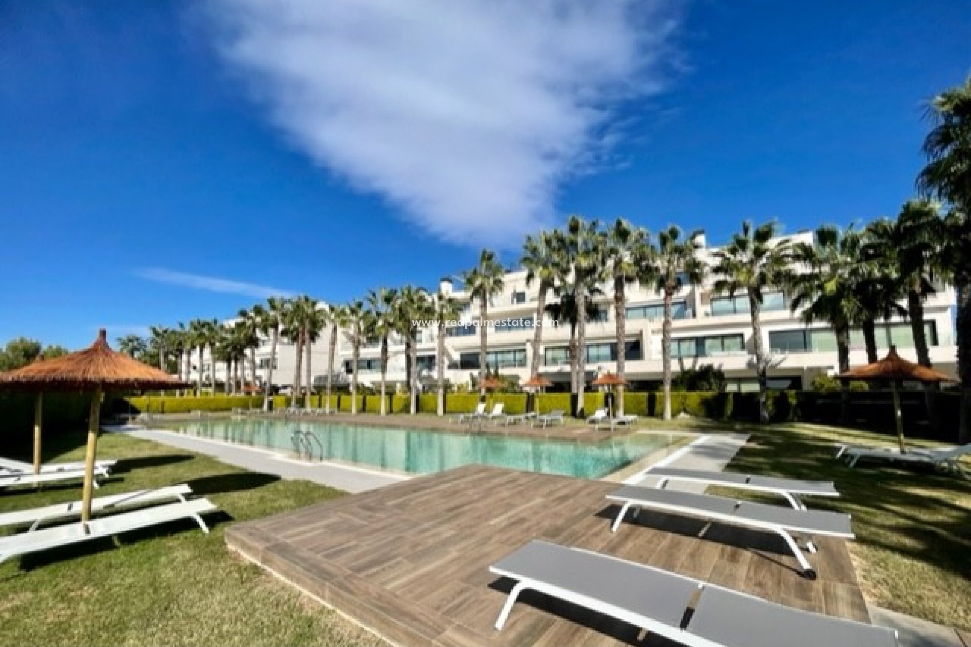 Reventa - Departamento -
Las Colinas Golf