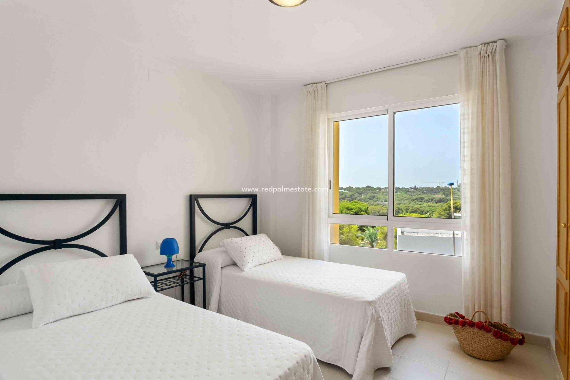 Reventa - Departamento -
Orihuela Costa - Campoamor