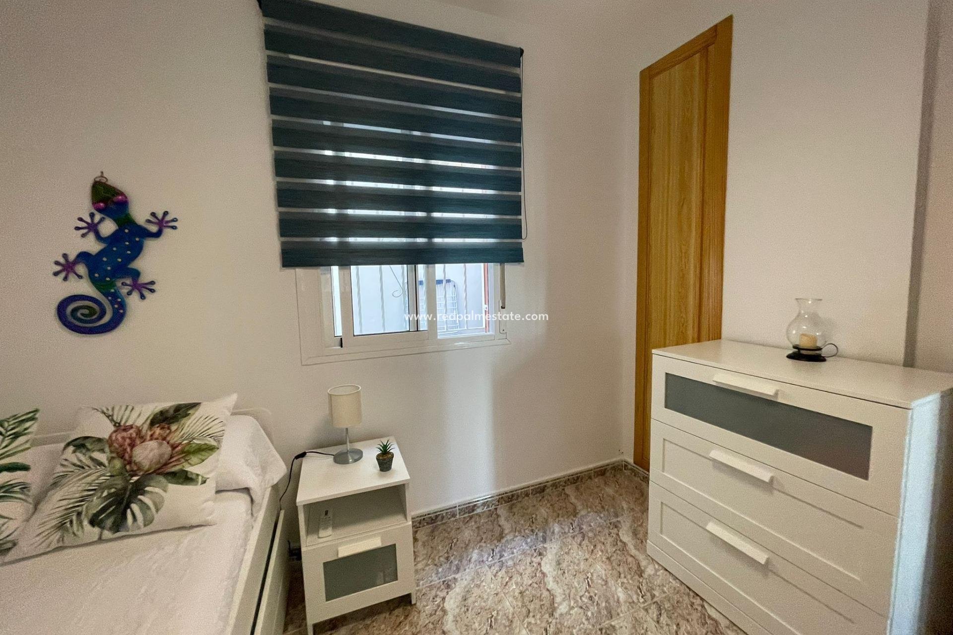 Reventa - Departamento -
Orihuela Costa - La Zenia