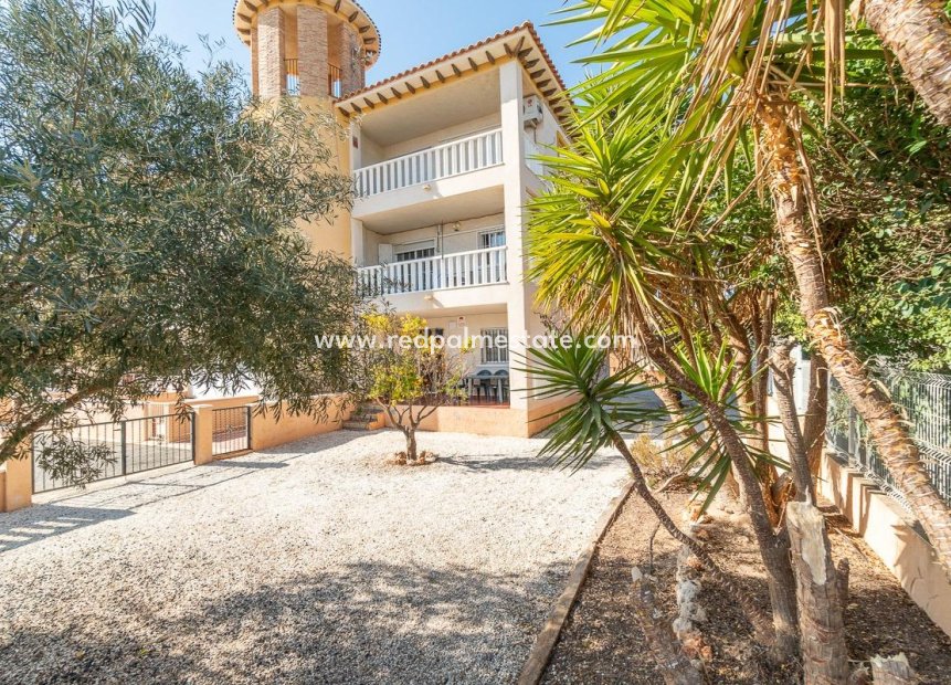 Reventa - Departamento -
Orihuela Costa - Montezenia