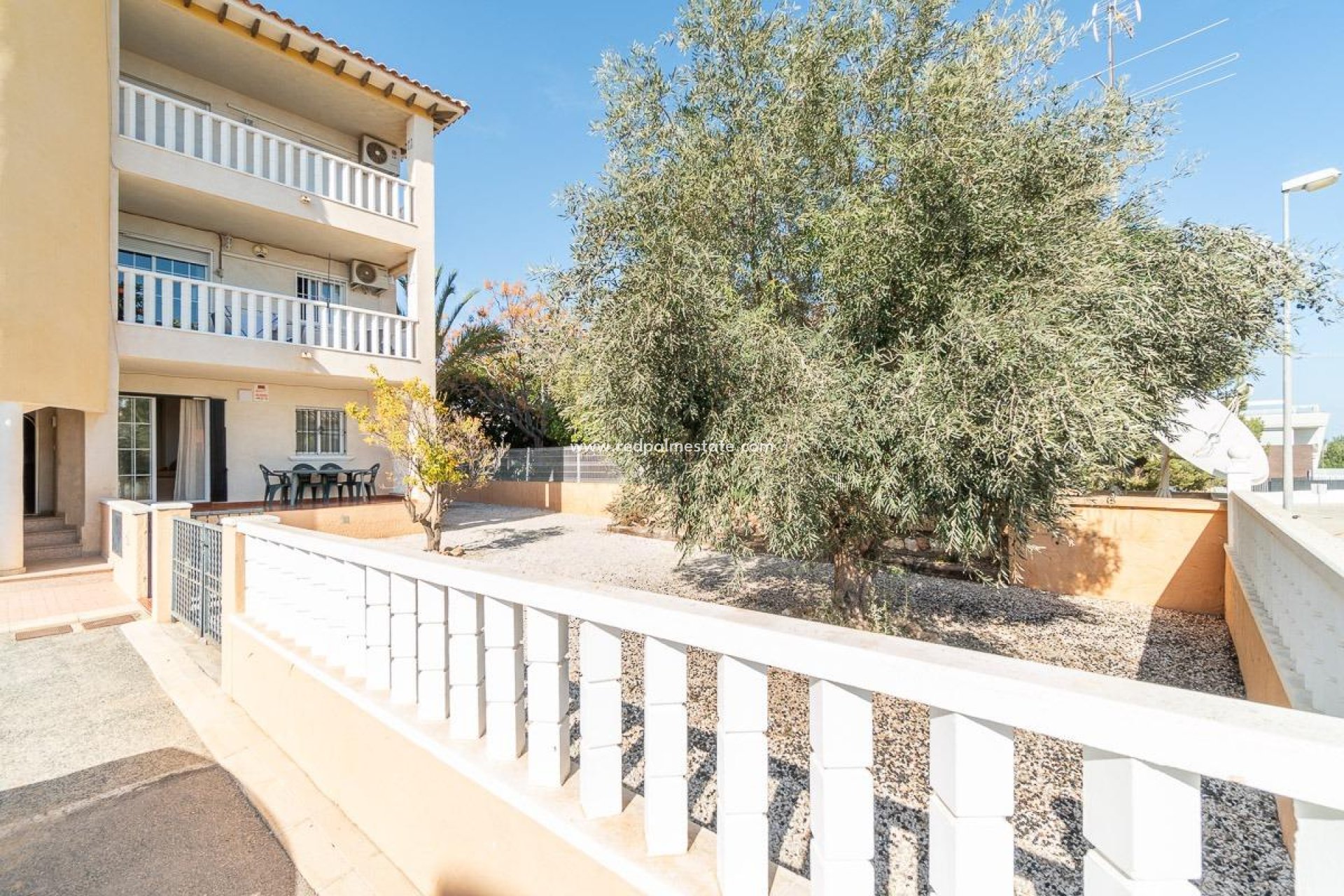 Reventa - Departamento -
Orihuela Costa - Montezenia