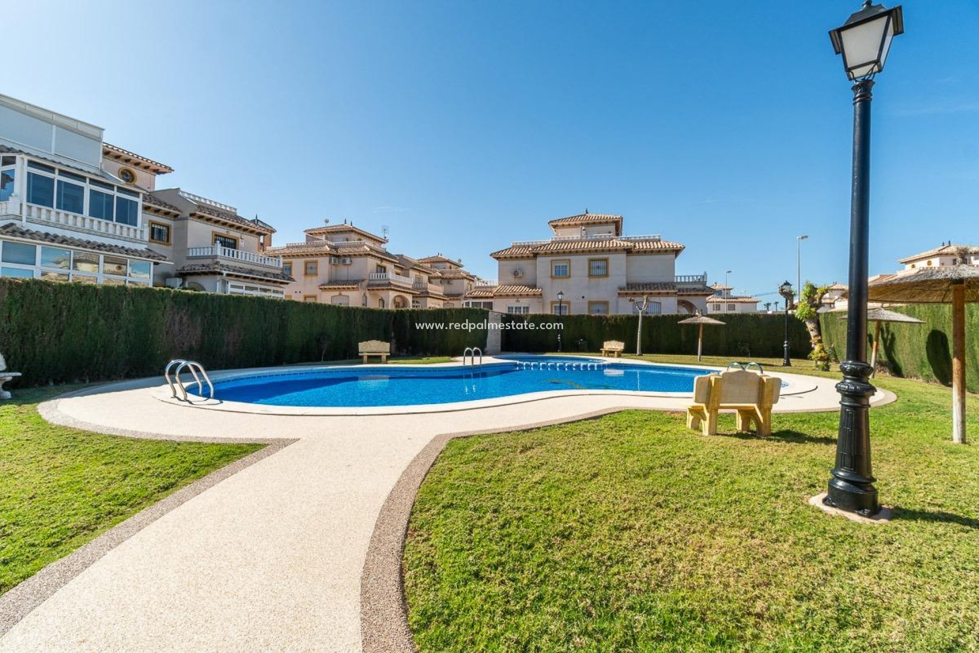 Reventa - Departamento -
Orihuela Costa - Montezenia