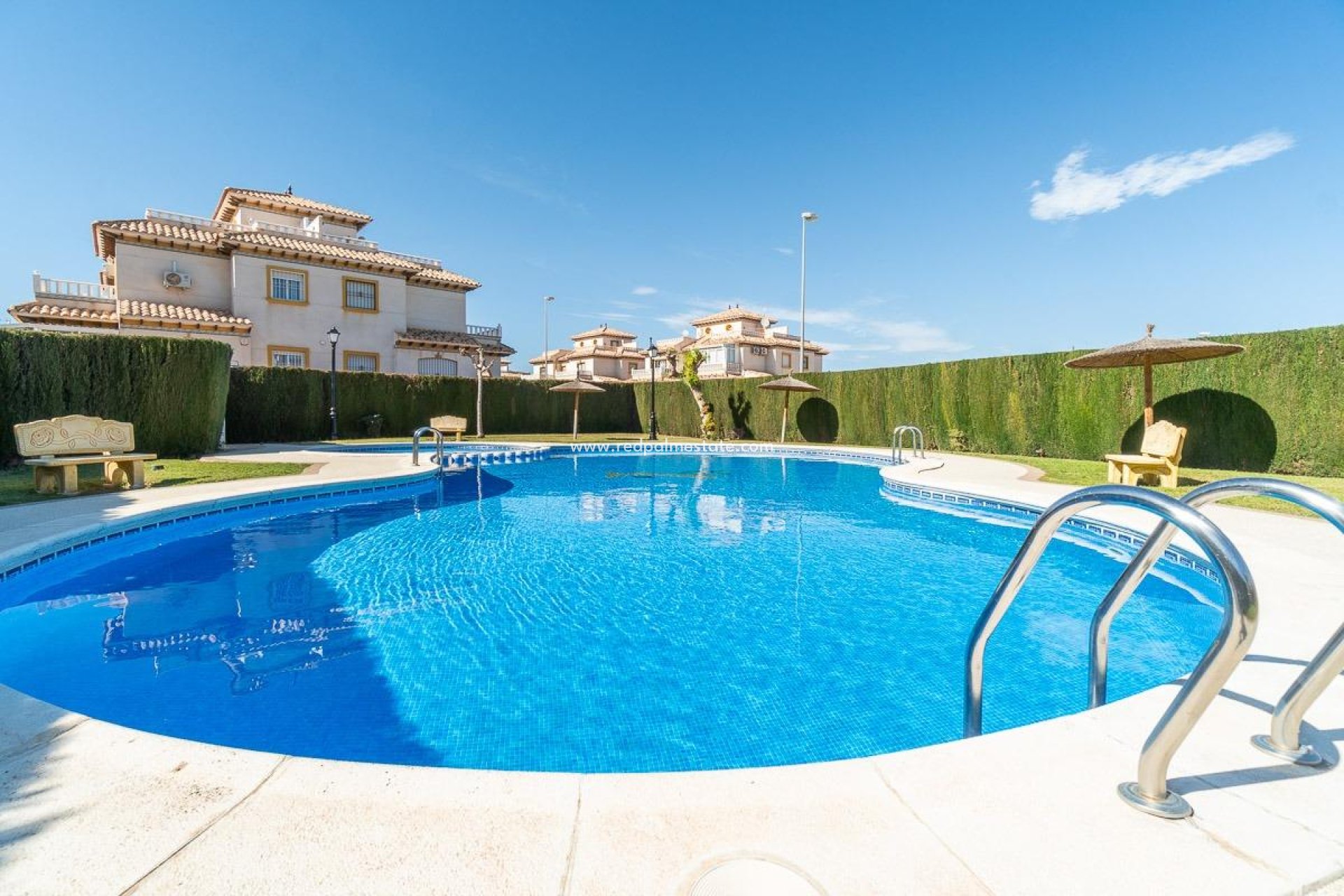 Reventa - Departamento -
Orihuela Costa - Montezenia