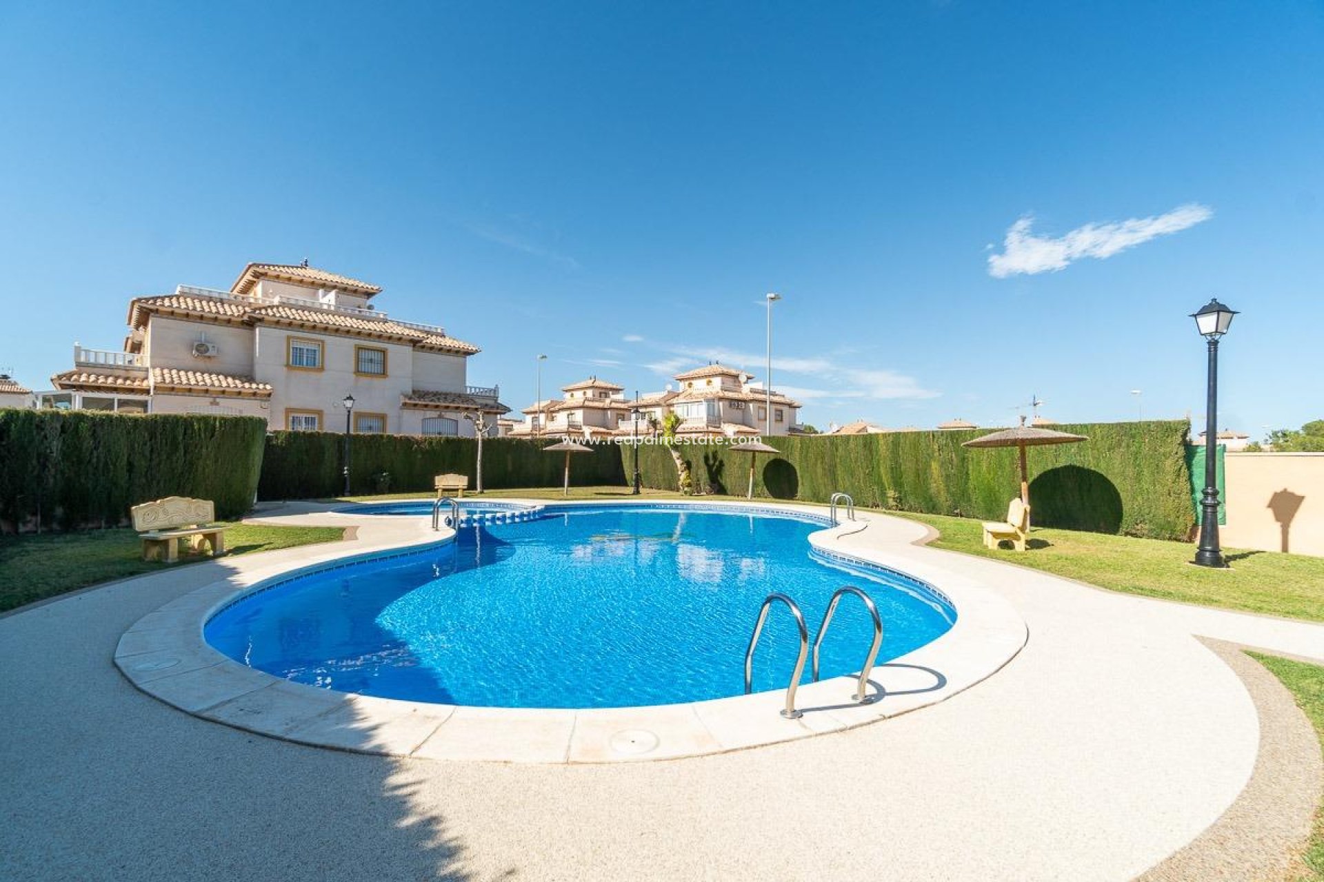 Reventa - Departamento -
Orihuela Costa - Montezenia