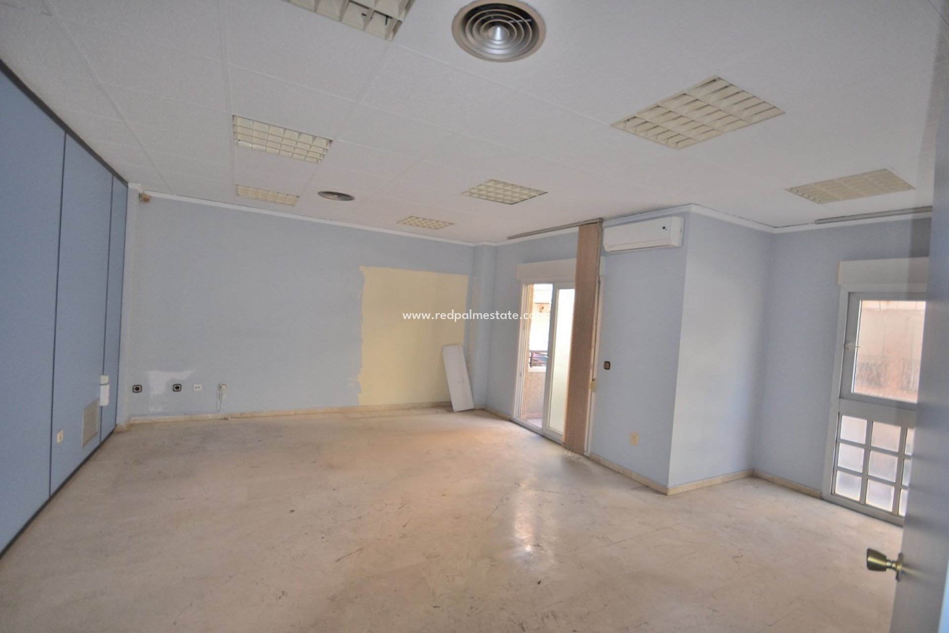 Reventa - Departamento -
Torrevieja - Center