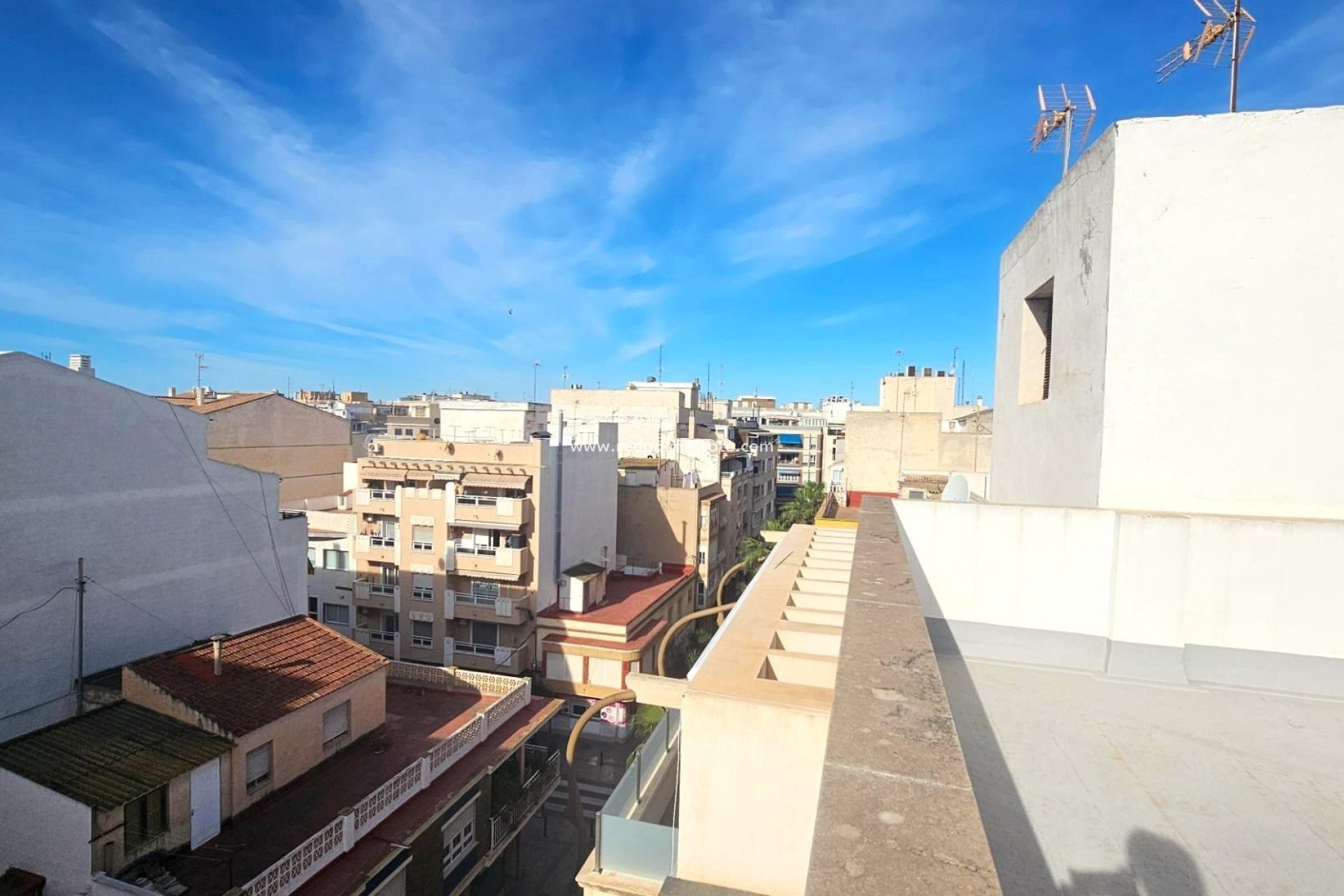 Reventa - Departamento -
Torrevieja - Center