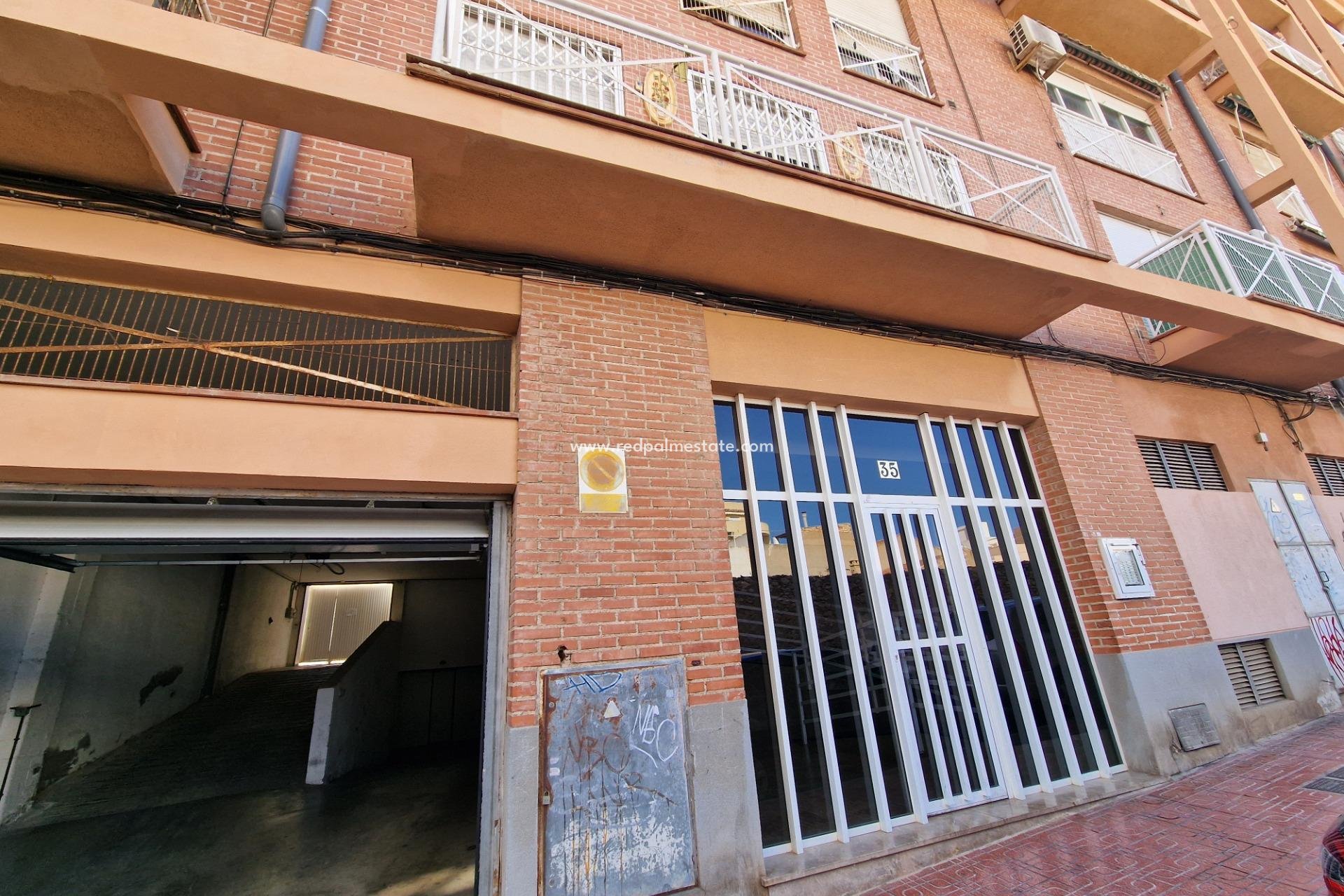 Reventa - Departamento -
Torrevieja - Center