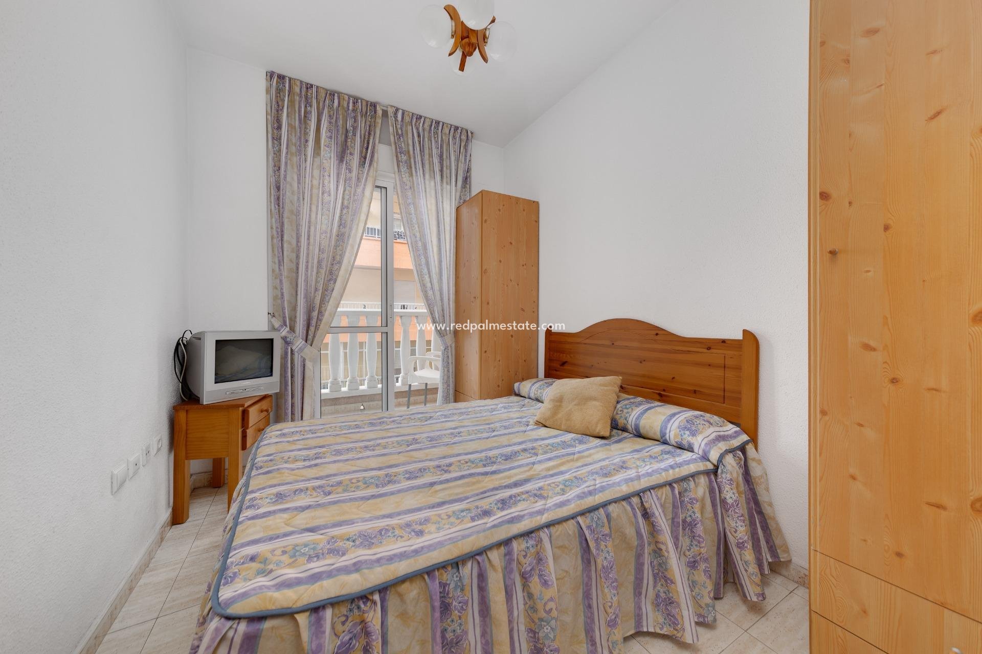 Reventa - Departamento -
Torrevieja - Center