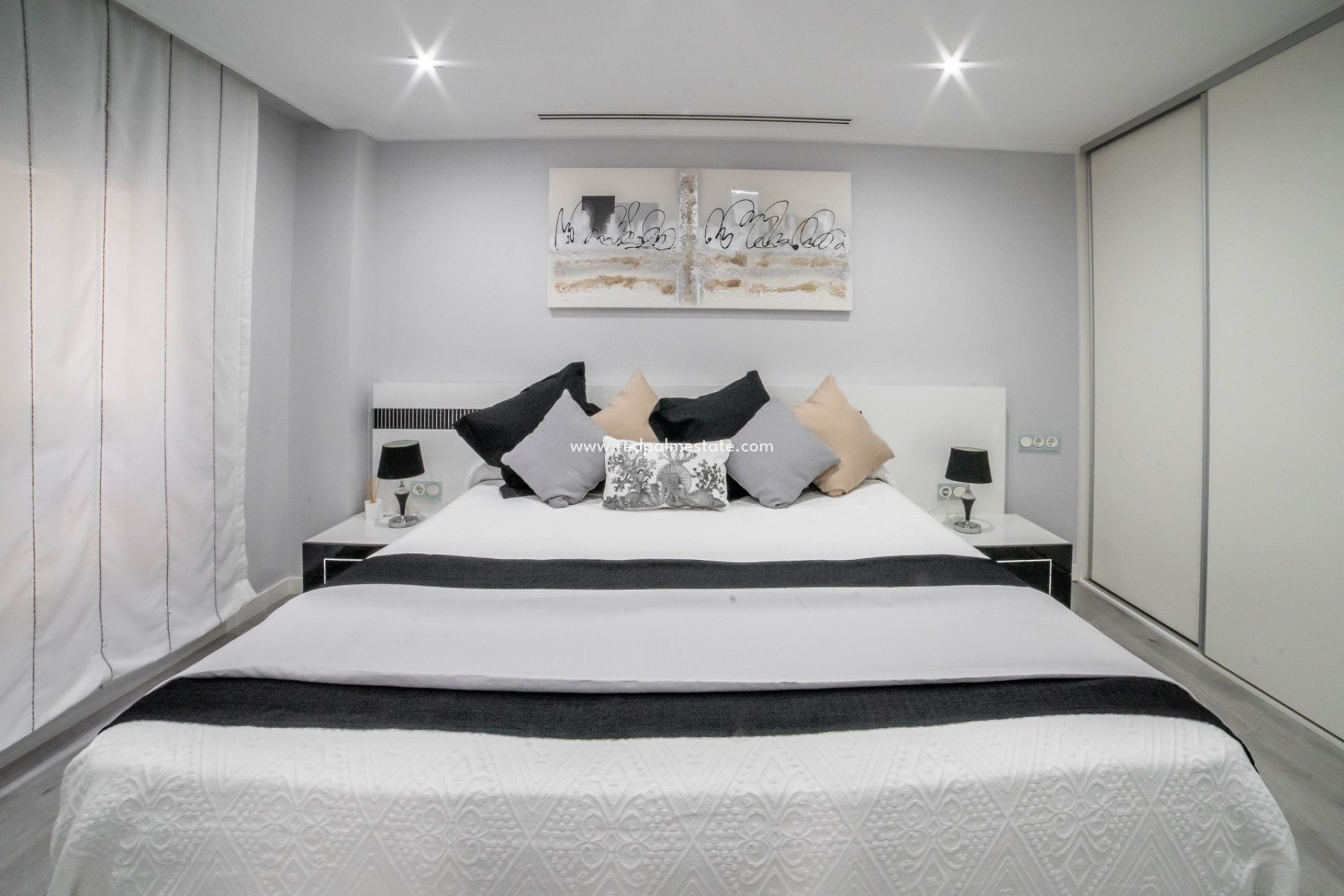 Reventa - Departamento -
Torrevieja - Center