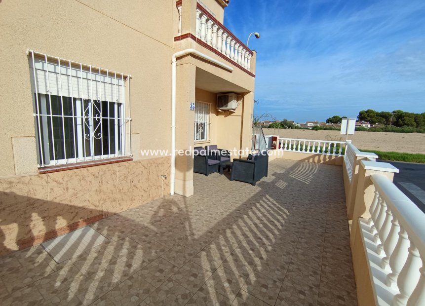 Reventa - Departamento -
Torrevieja - La Siesta - El Salado -  Torreta