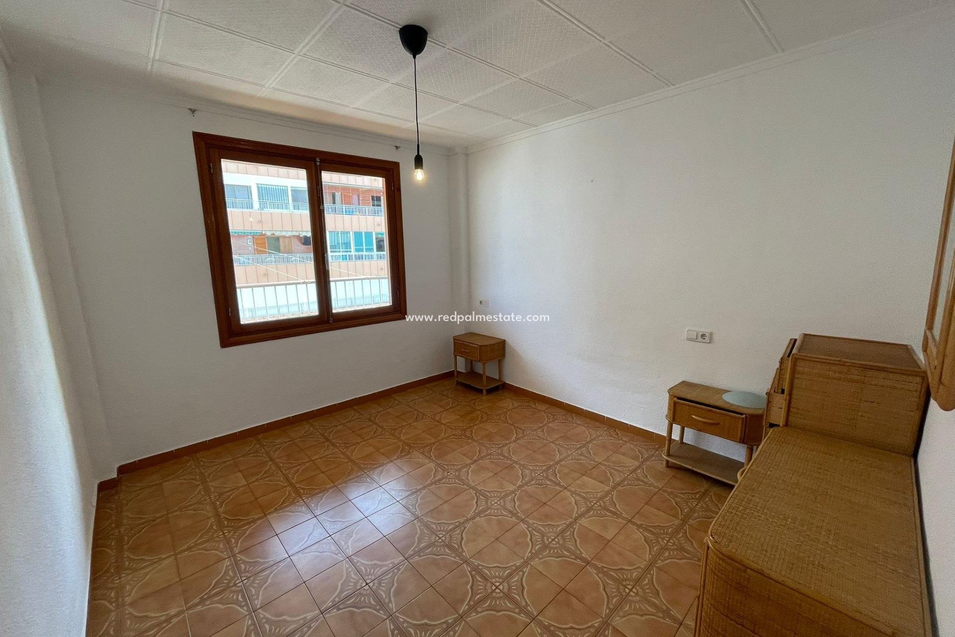 Reventa - Departamento -
Torrevieja - Los balcones