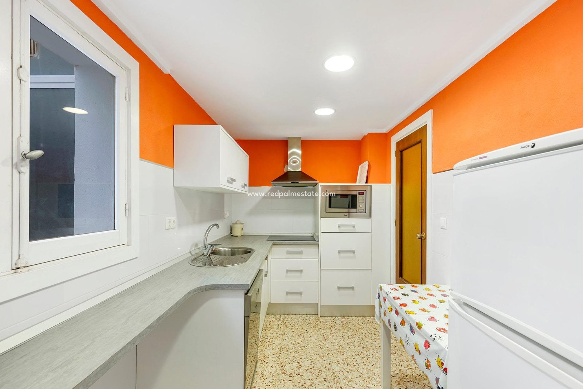 Reventa - Departamento -
Torrevieja - Playa de los Locos