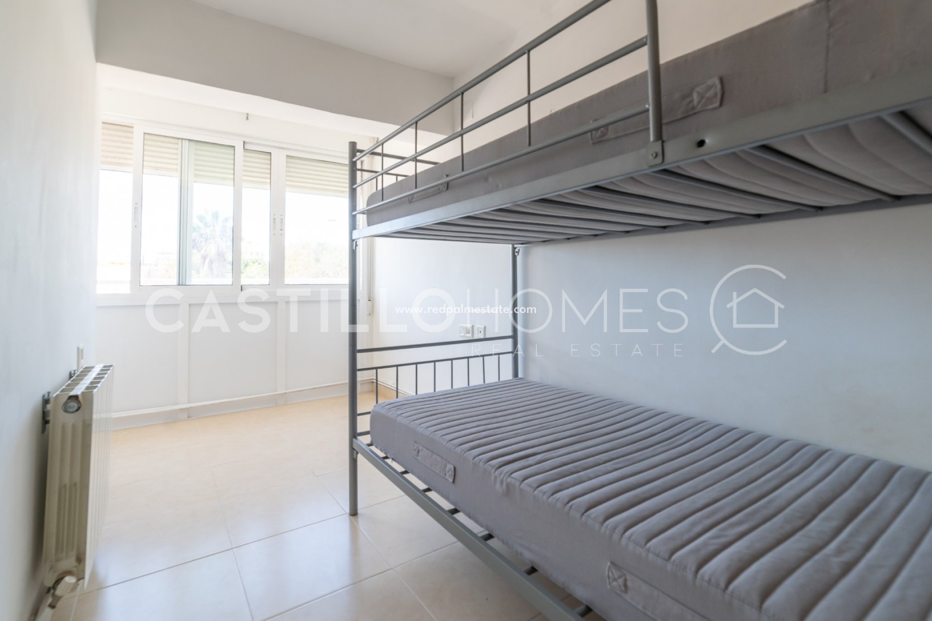 Reventa - Departamento -
Torrevieja - Urb. Rosaleda