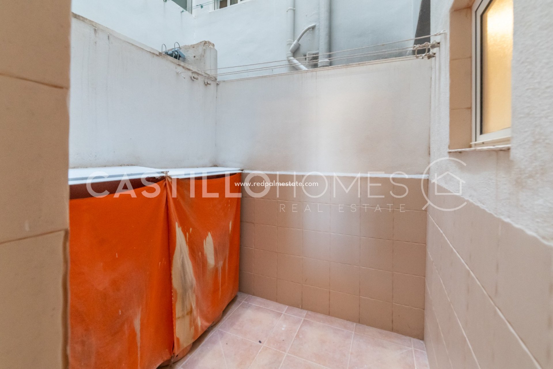 Reventa - Departamento -
Torrevieja - Urb. Rosaleda