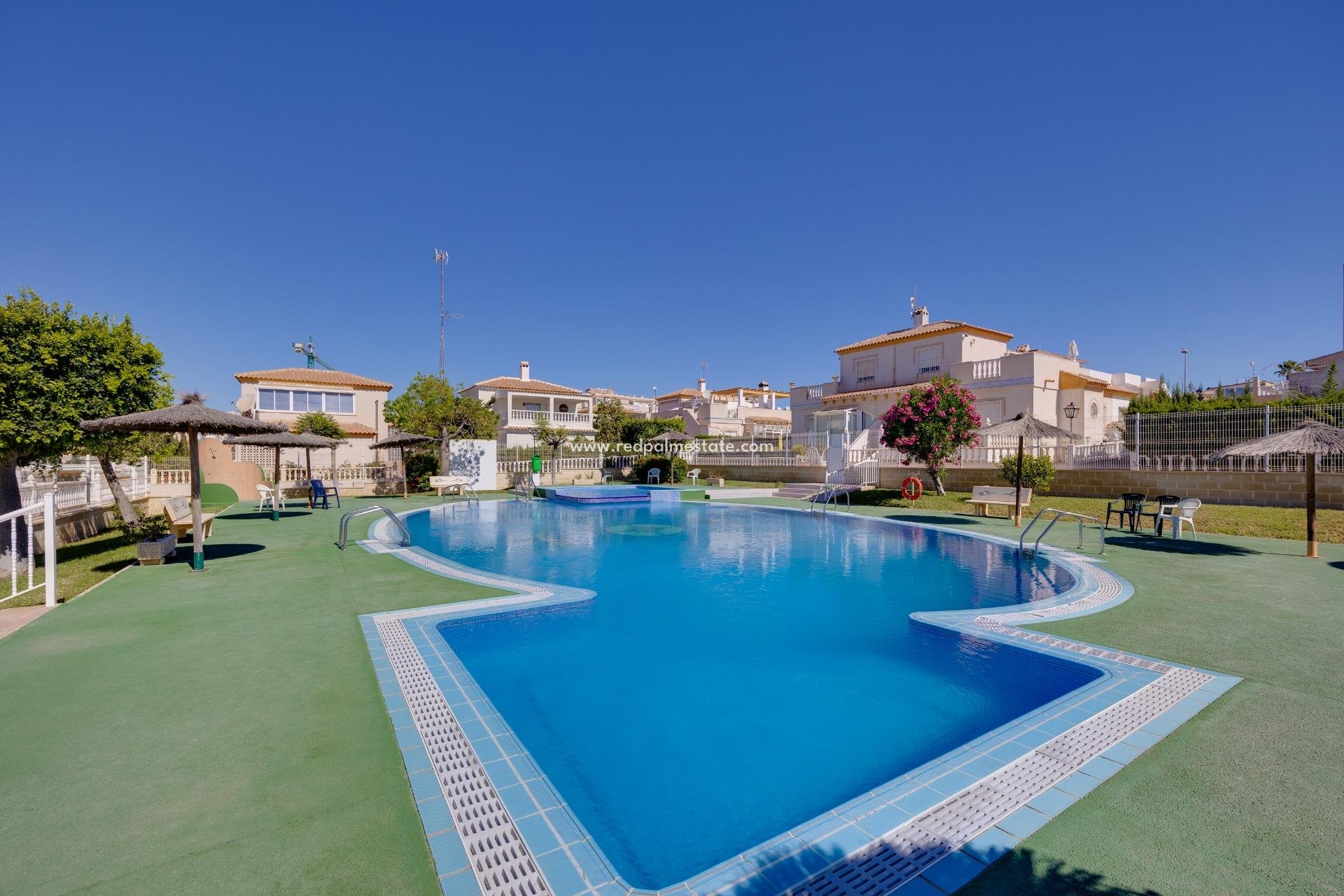 Reventa - Duplex -
Torrevieja - Torre del moro