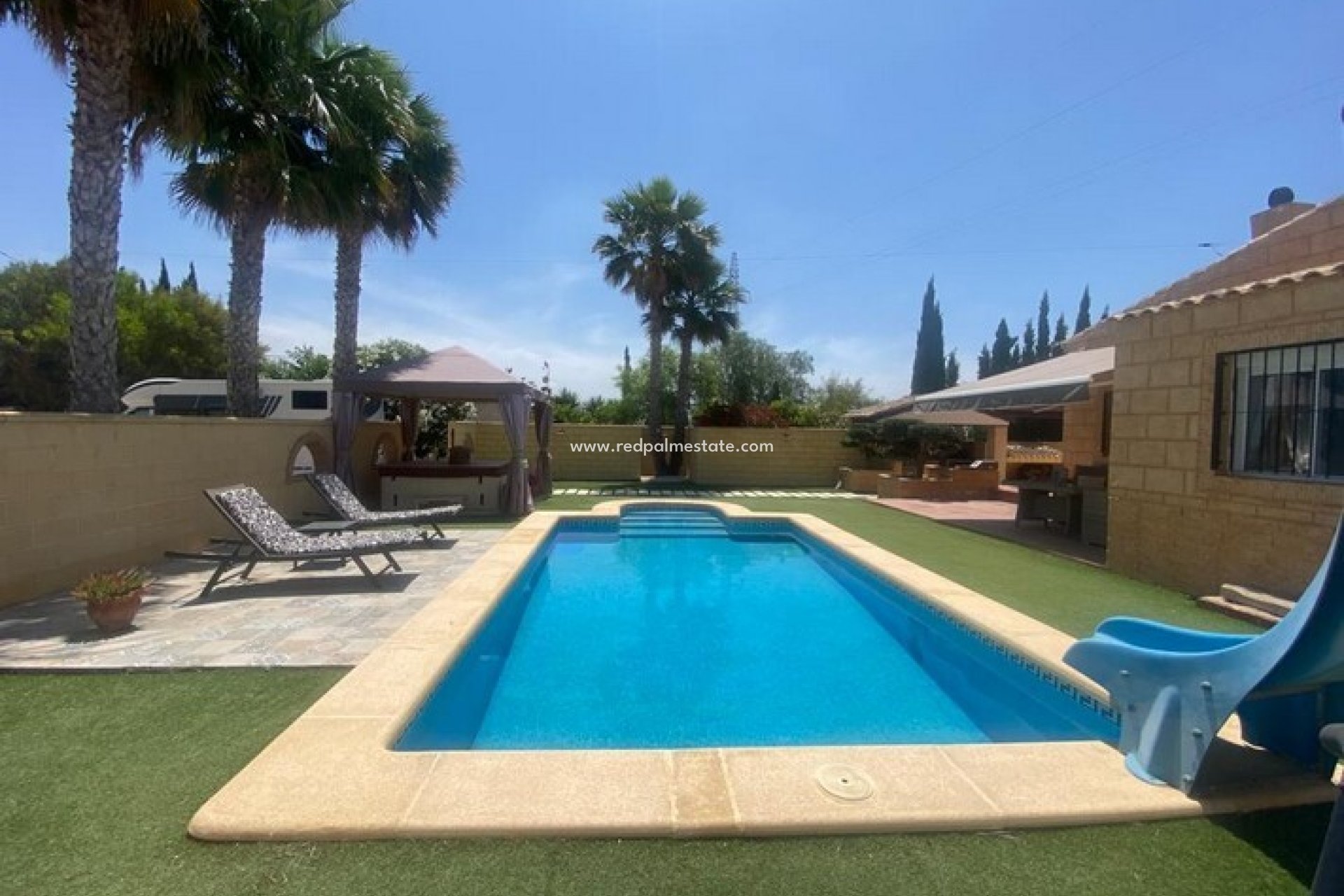 Reventa - Finca / Propiedad de Campo -
Albatera - Inland