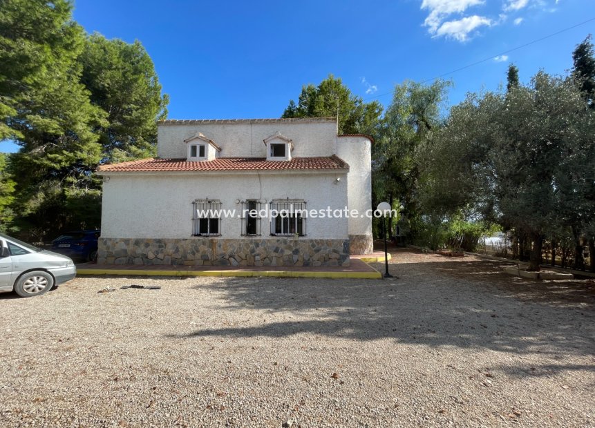 Reventa - Finca / Propiedad de Campo -
Albatera - Inland