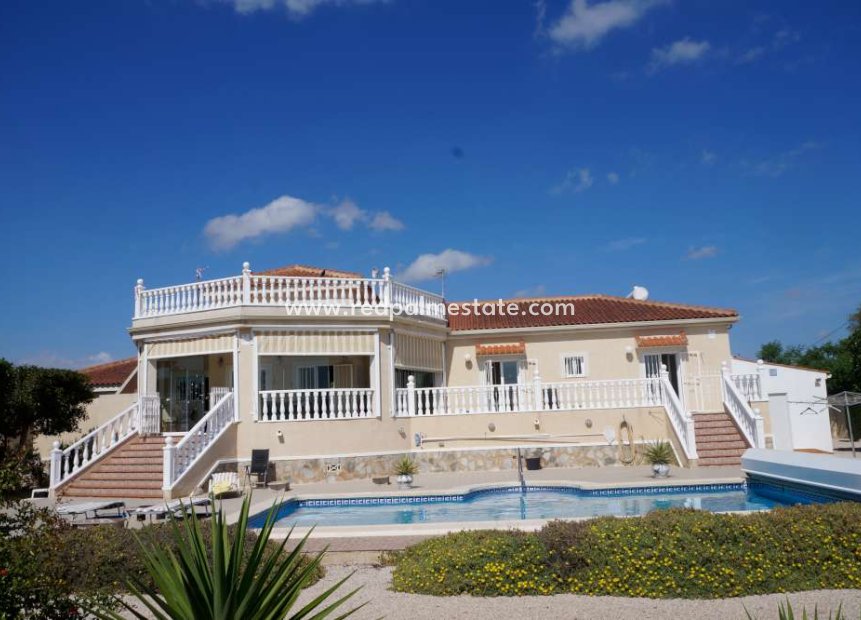 Reventa - Finca / Propiedad de Campo -
Catral