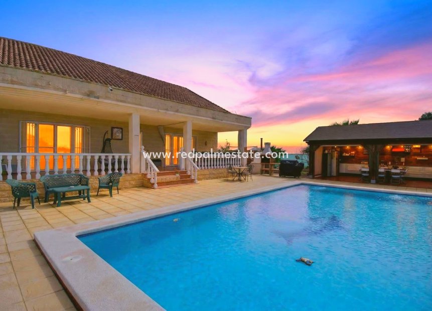 Reventa - Finca / Propiedad de Campo -
Crevillente