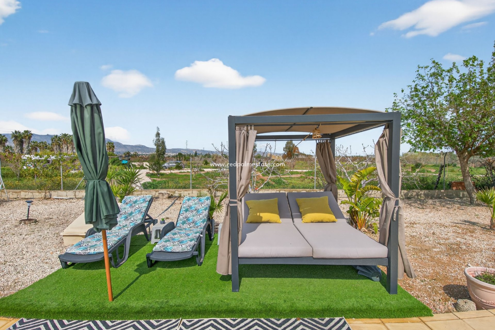 Reventa - Finca / Propiedad de Campo -
Crevillente