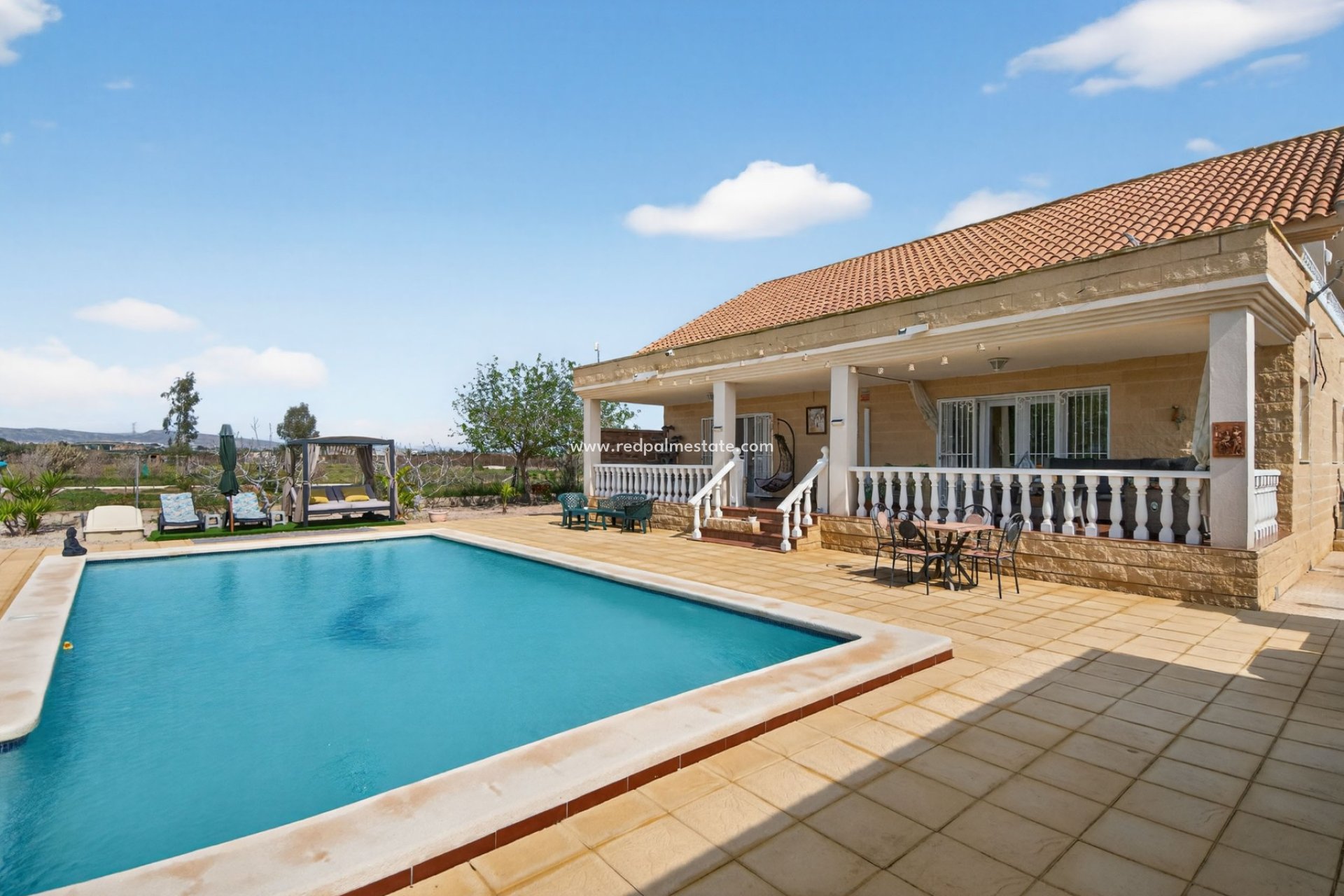 Reventa - Finca / Propiedad de Campo -
Crevillente