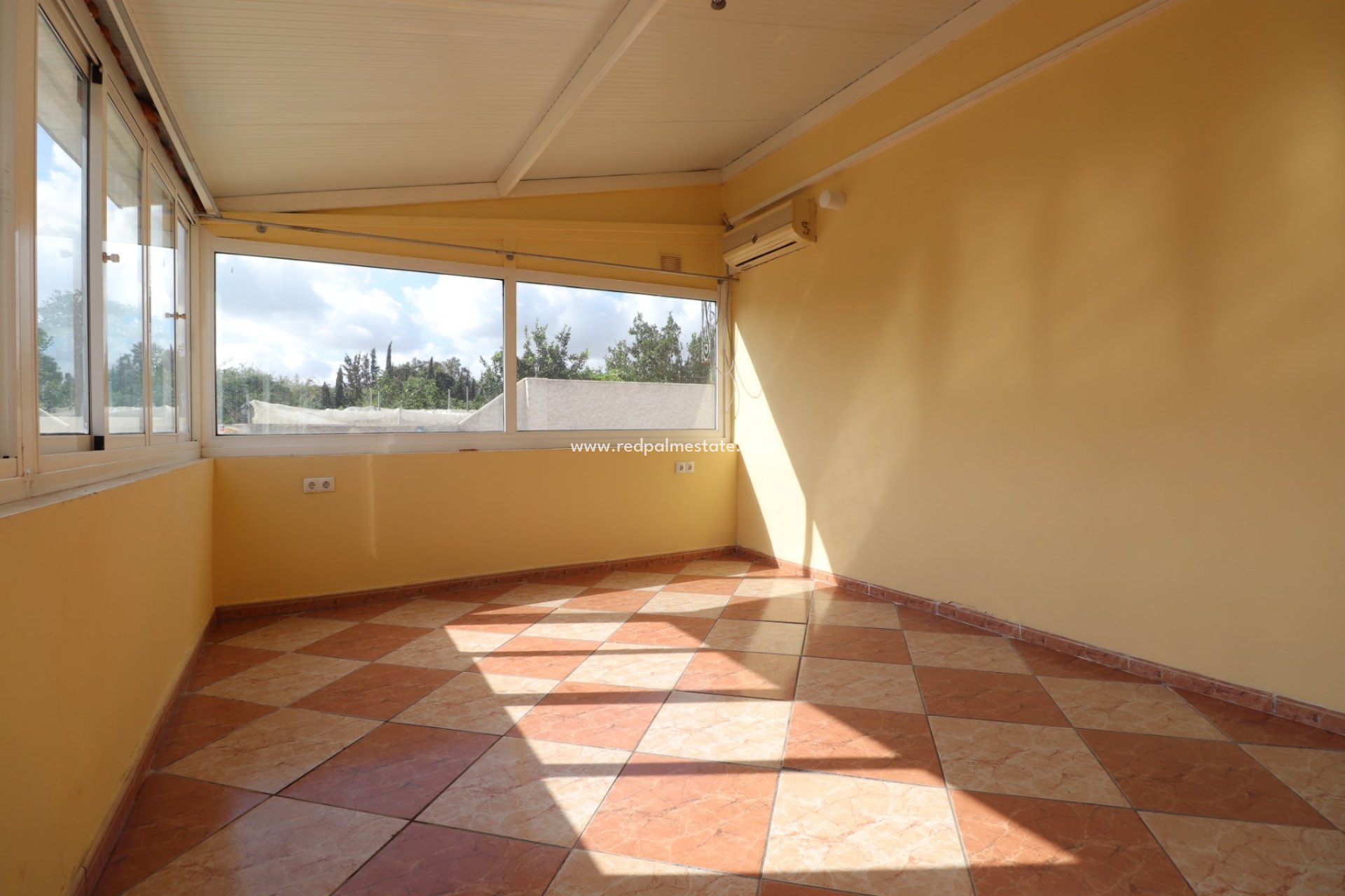 Reventa - Finca / Propiedad de Campo -
Daya Vieja - Heredades