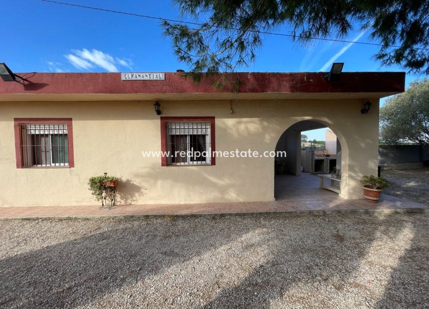 Reventa - Finca / Propiedad de Campo -
Jacarilla - Inland
