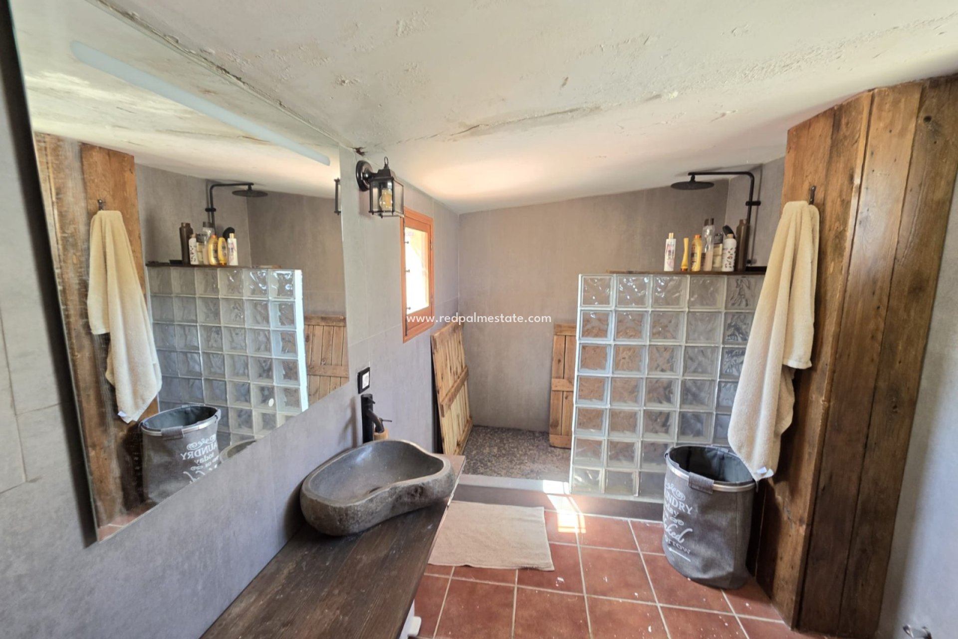Reventa - Finca / Propiedad de Campo -
Monóvar/Monóver - Inland