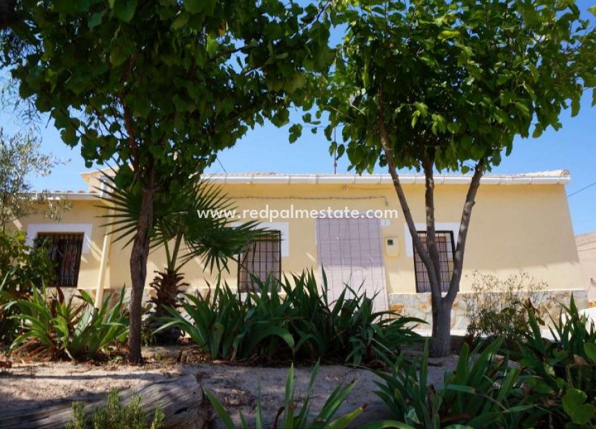 Reventa - Finca / Propiedad de Campo -
Monóvar/Monóver - Inland