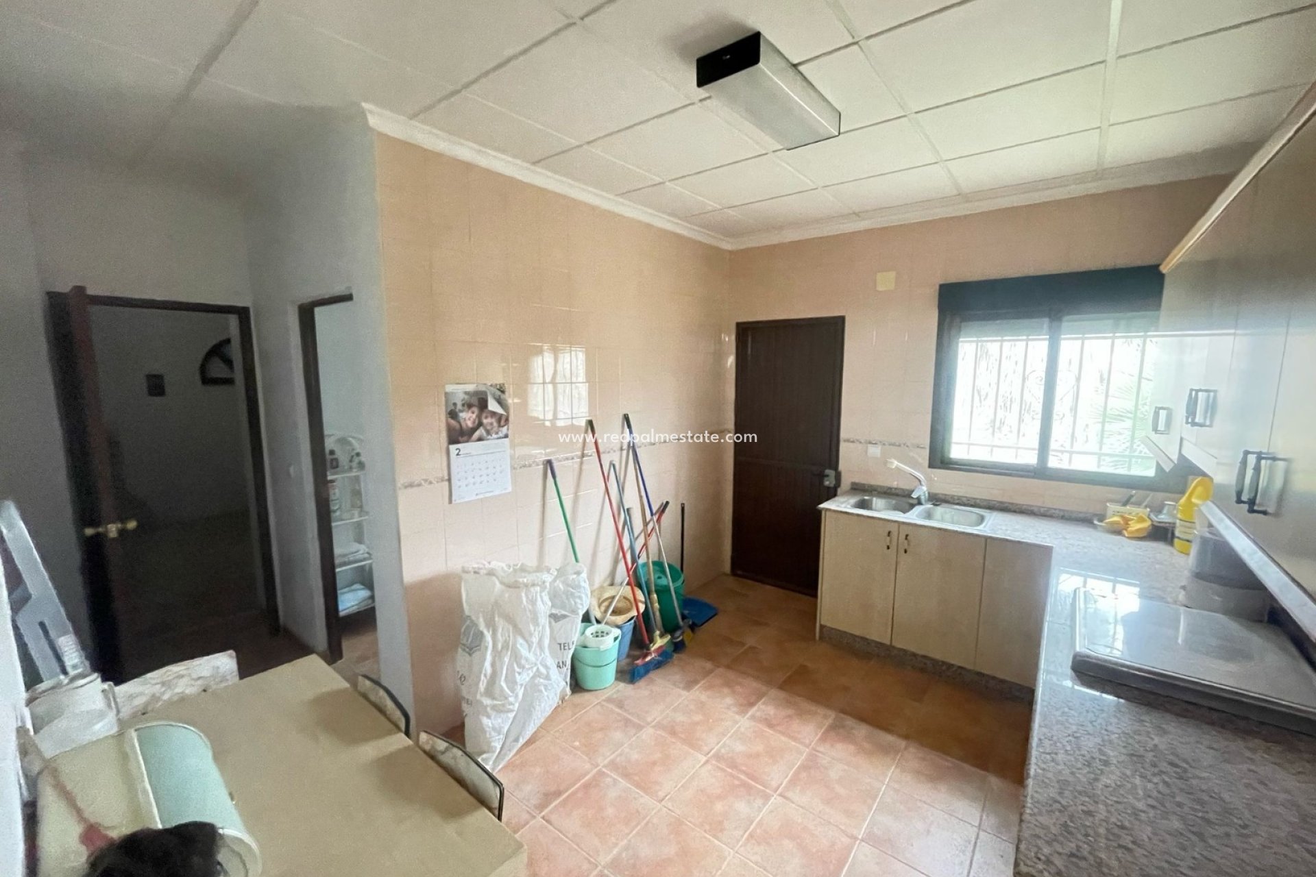 Reventa - Finca / Propiedad de Campo -
Monóvar/Monóver - Inland