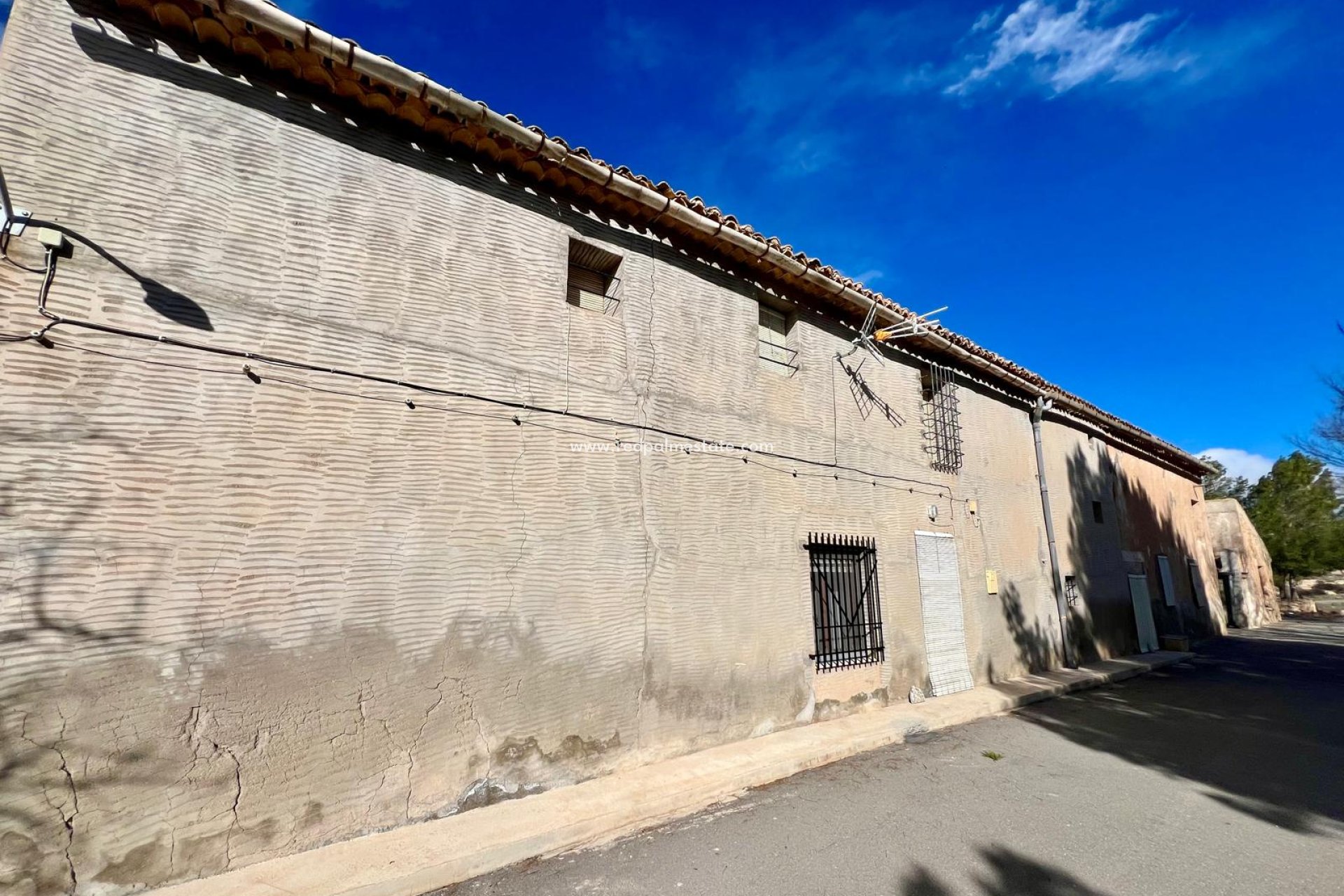 Reventa - Finca / Propiedad de Campo -
Monóvar/Monóver - Inland