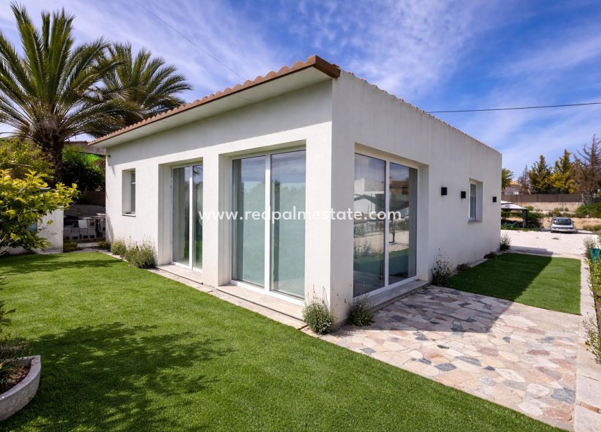 Reventa - Finca / Propiedad de Campo -
Monóvar/Monóver - Inland