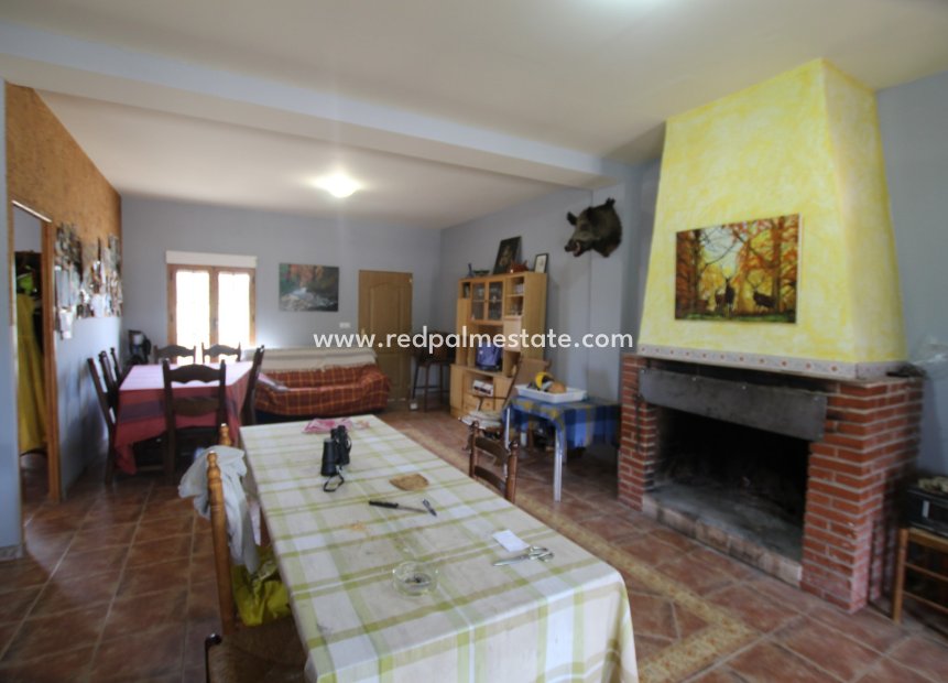 Reventa - Finca / Propiedad de Campo -
Monóvar/Monóver - Inland