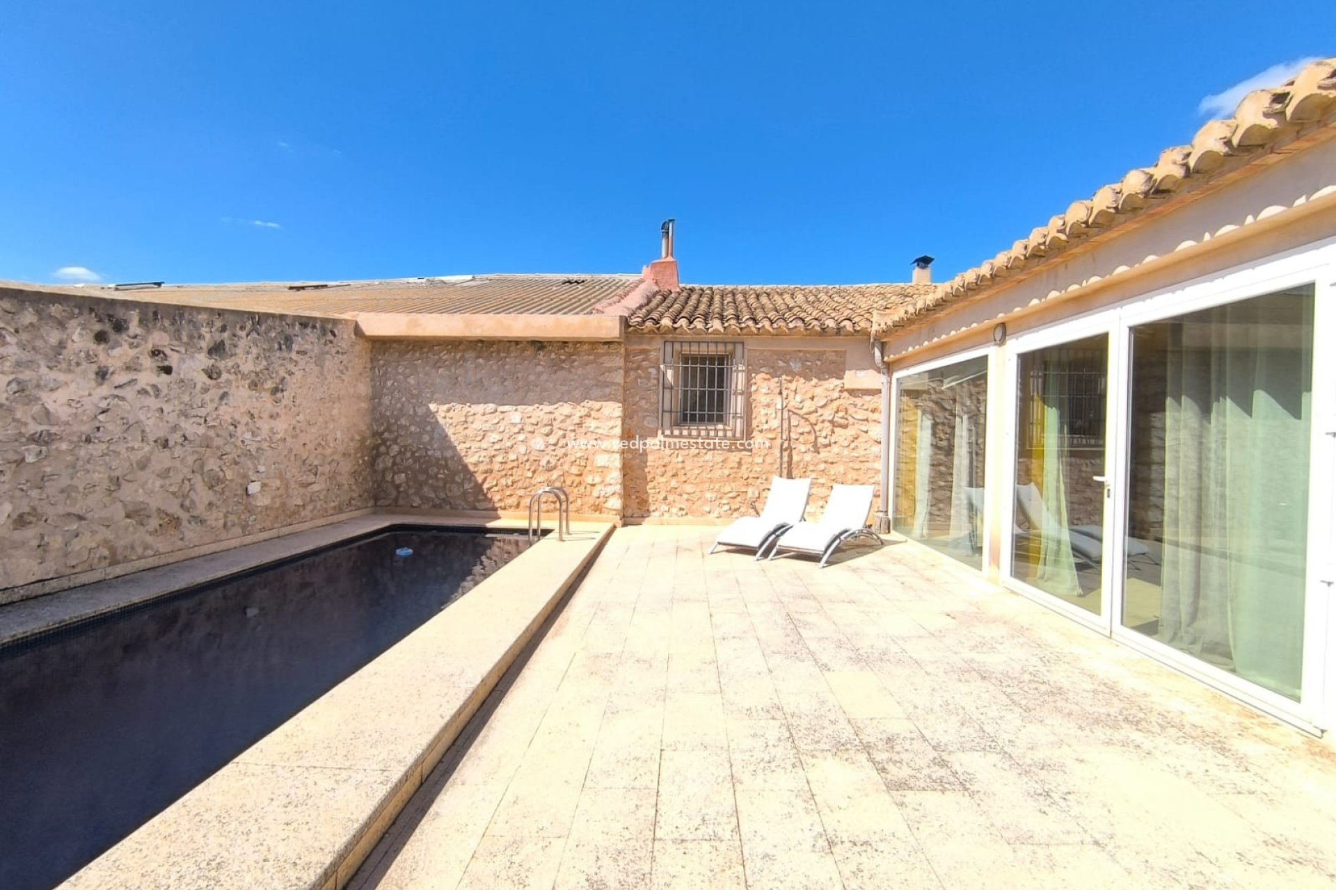 Reventa - Finca / Propiedad de Campo -
Villena - Inland