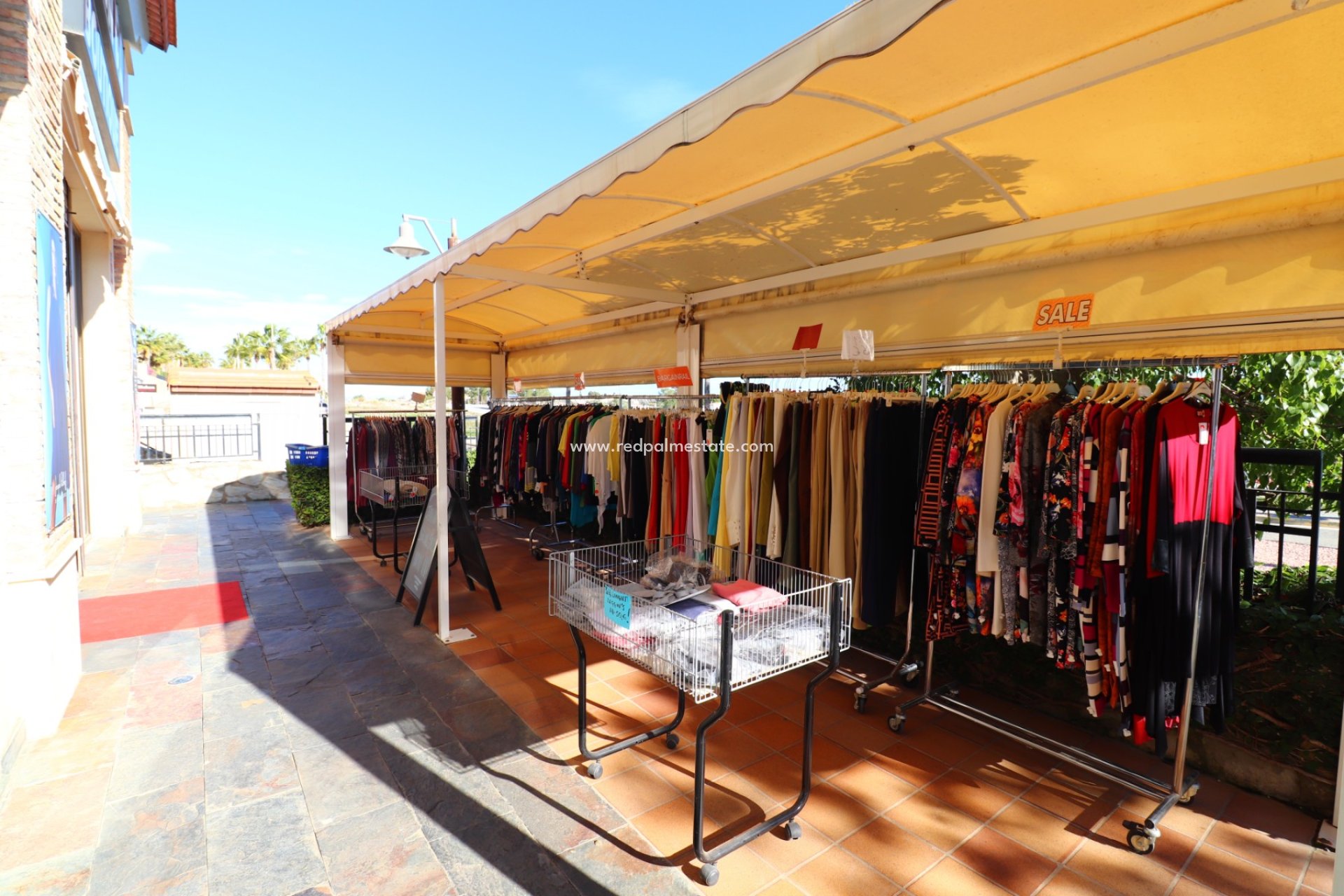 Reventa - Negocio -
Algorfa