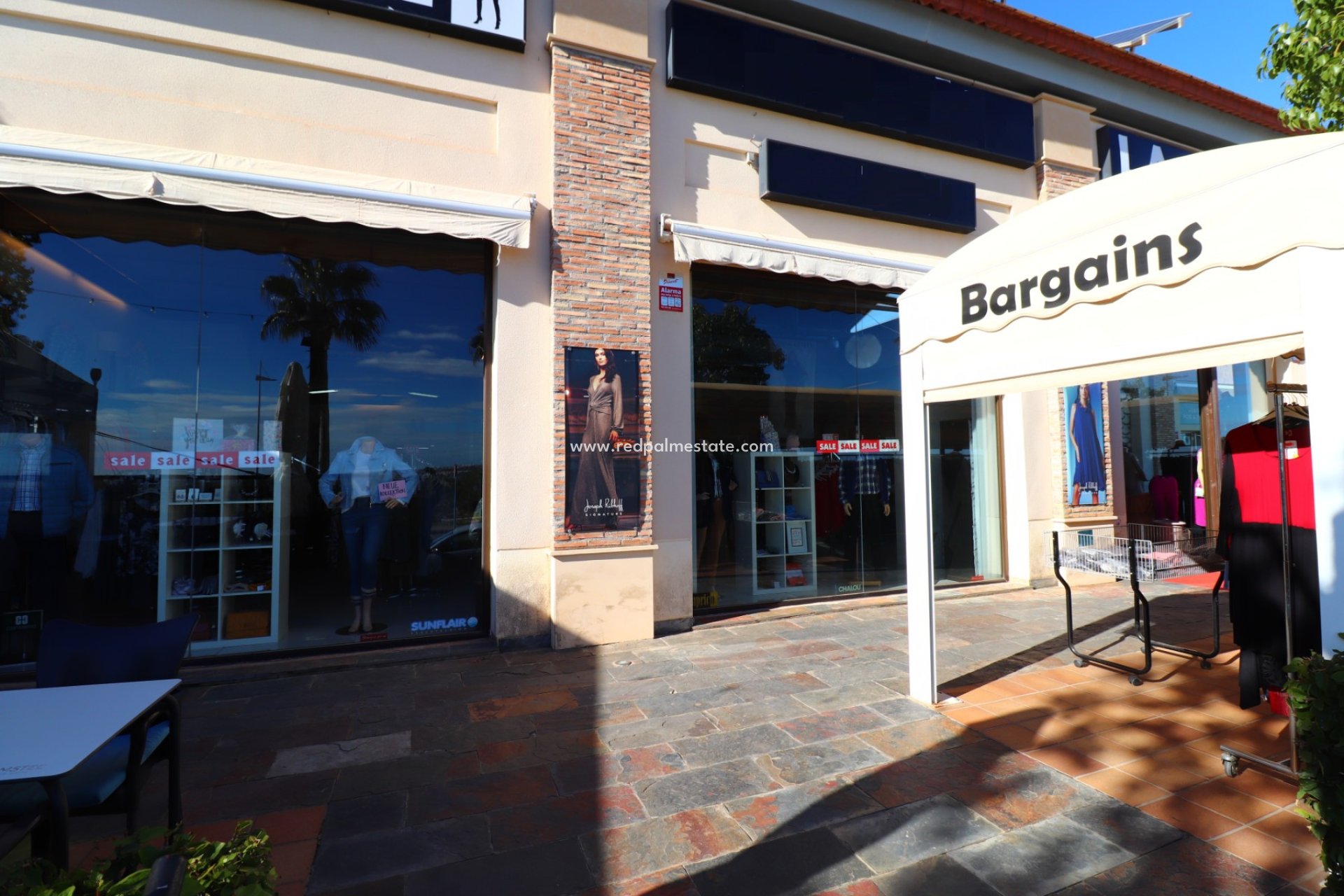 Reventa - Negocio -
Algorfa