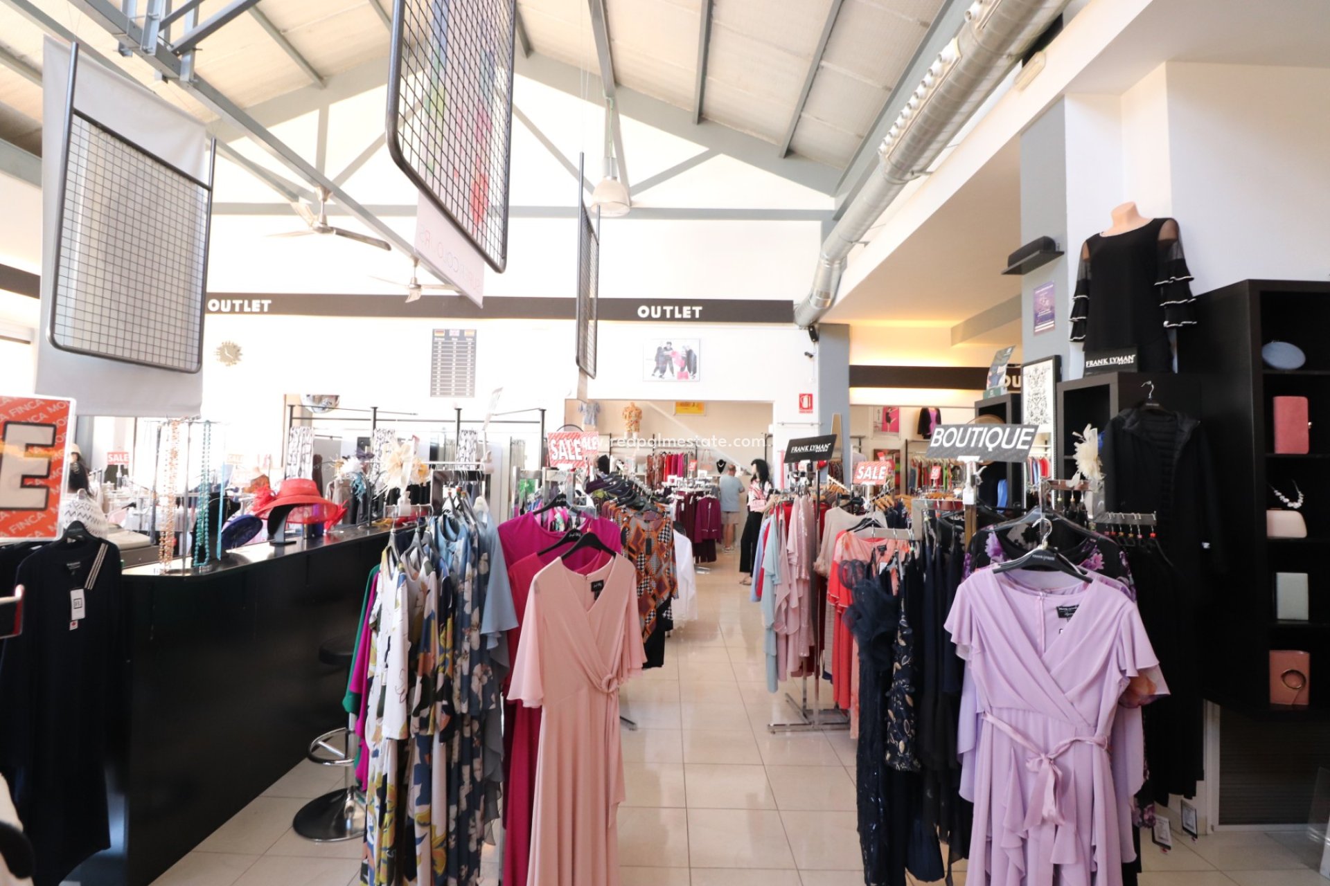 Reventa - Negocio -
Algorfa