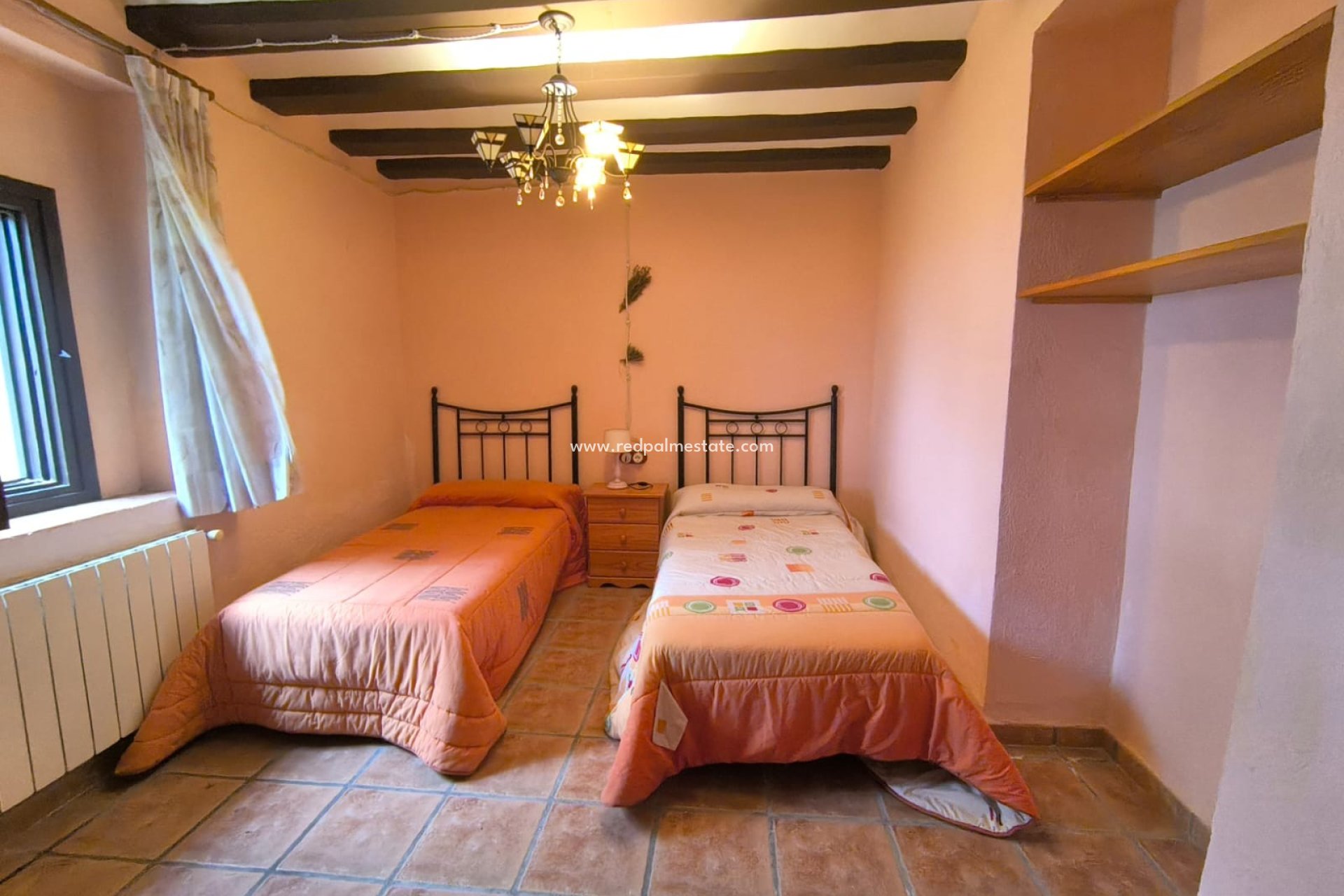 Reventa - Negocio -
Banyeres De Mariola - Inland