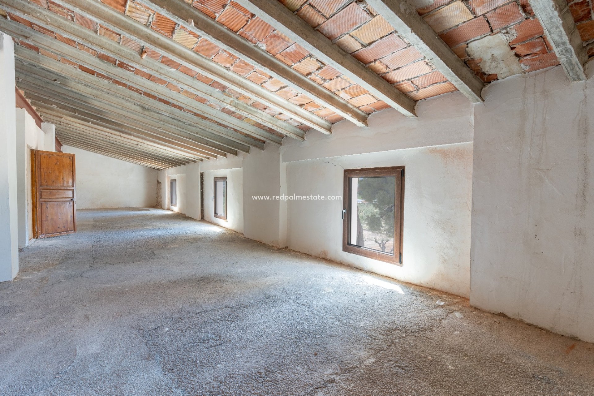 Reventa - Negocio -
Castalla - Inland