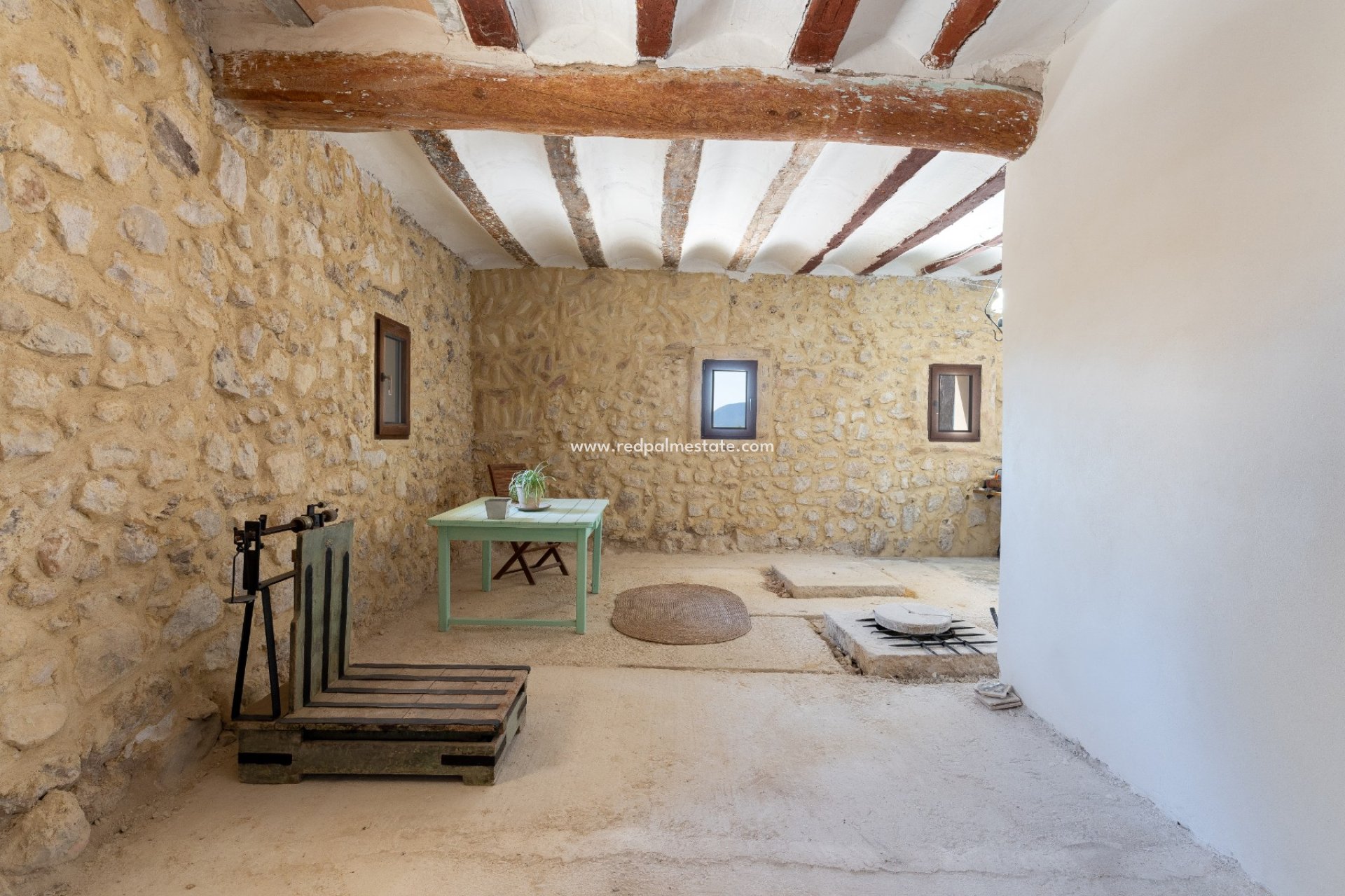 Reventa - Negocio -
Castalla - Inland