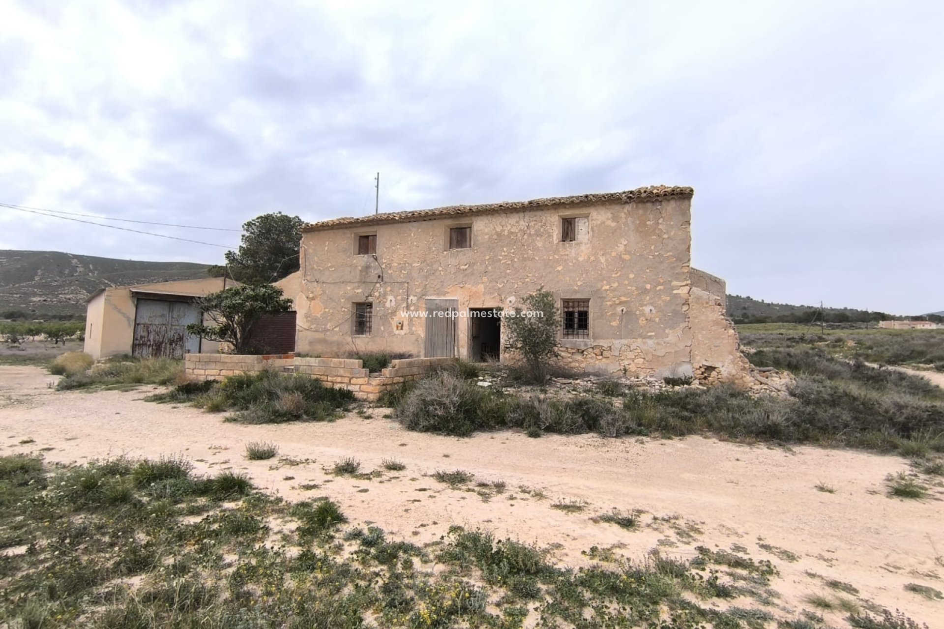 Reventa - Negocio -
Las Encebras - Inland