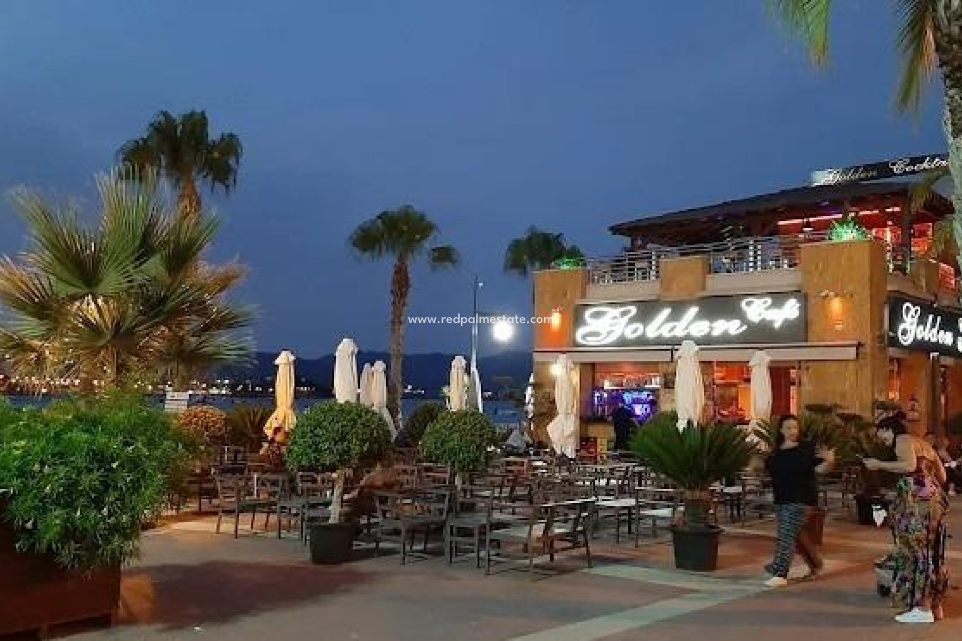 Reventa - Negocio -
Mazarron - Puerto De Mazarrón