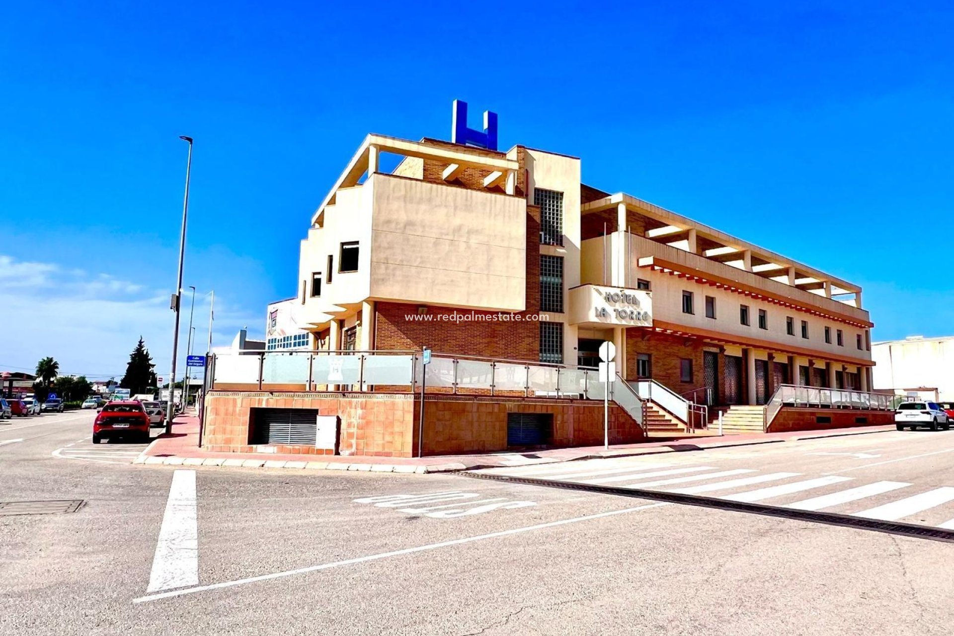 Reventa - Negocio -
Montesinos - Los Montesinos