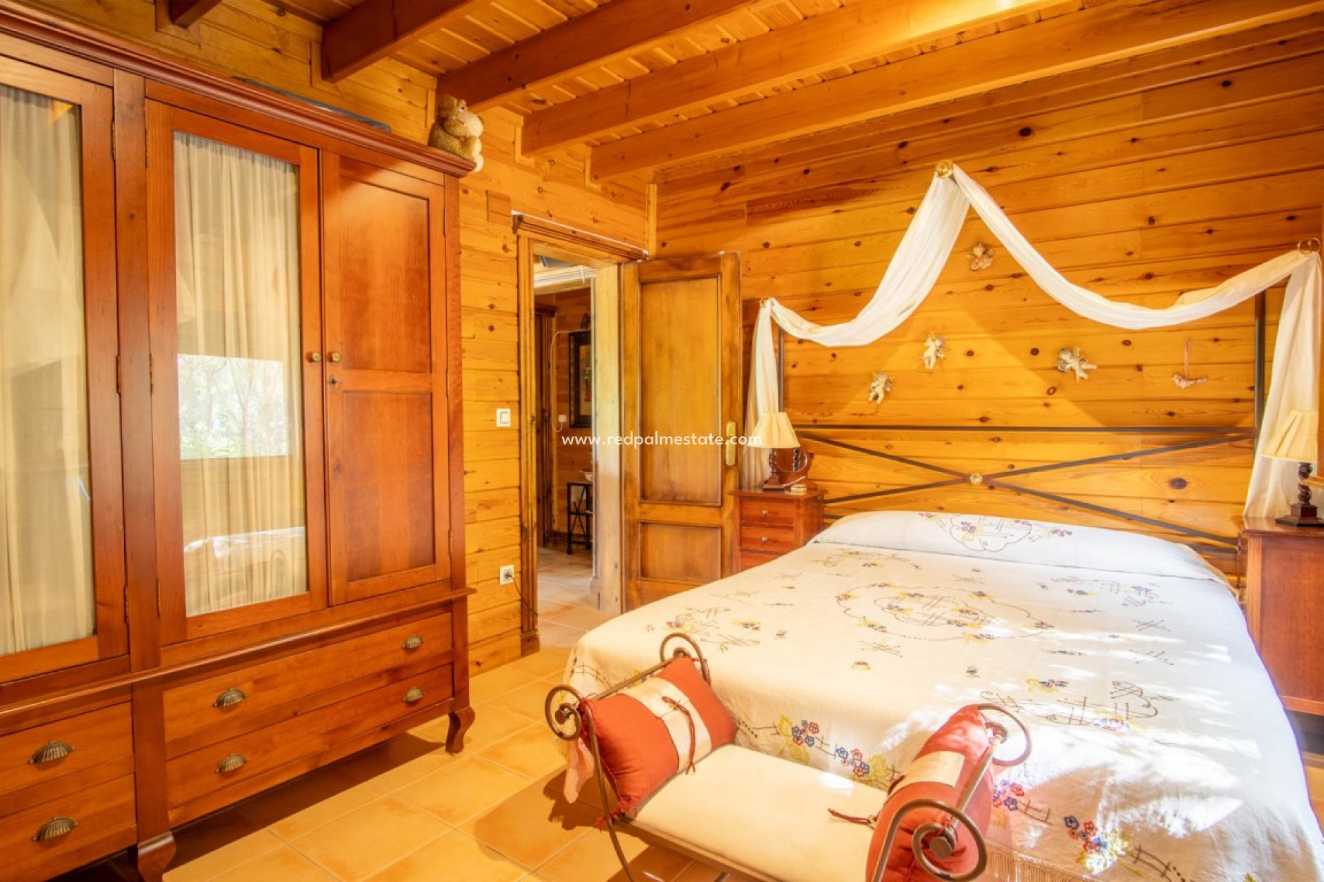 Reventa - Negocio -
Orba - Inland