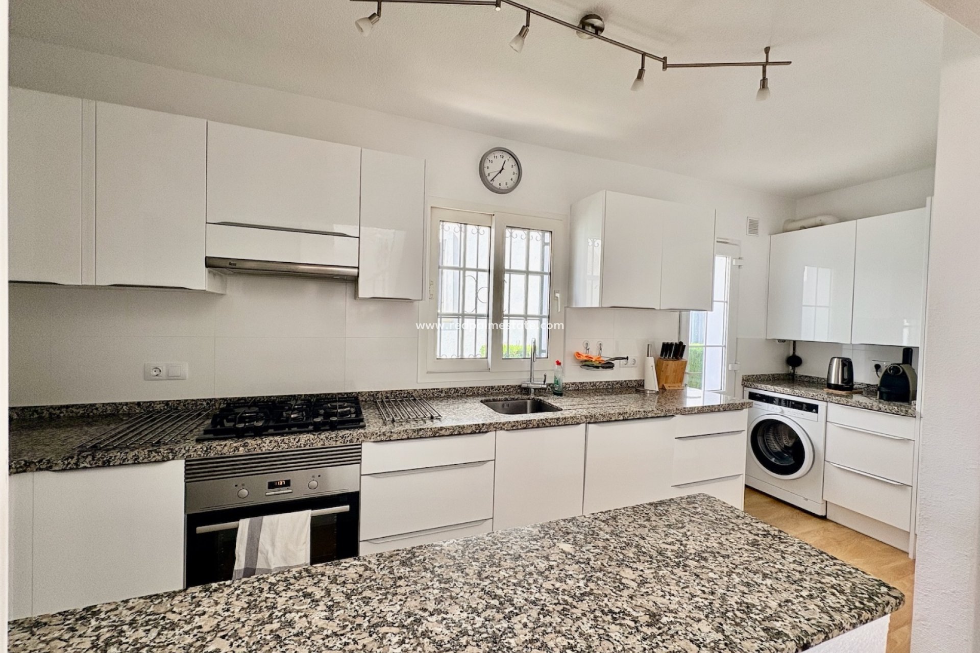 Reventa - Negocio -
Orihuela Costa - Inland